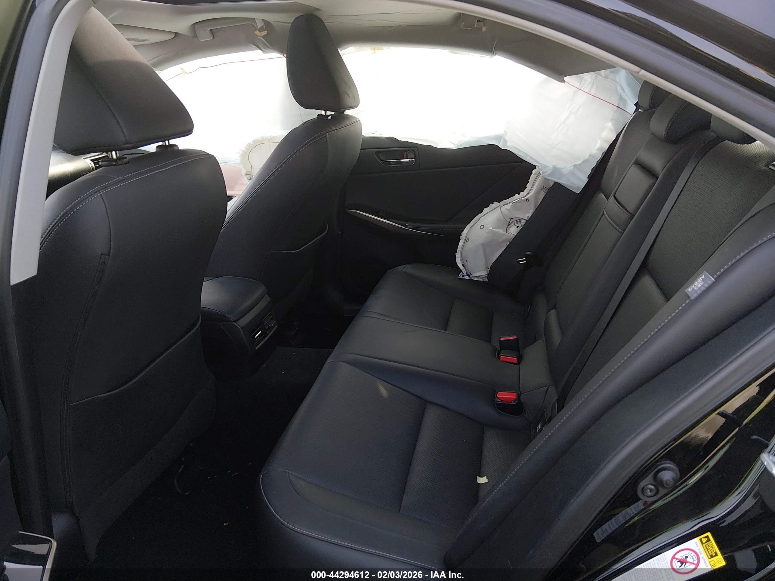 LEXUS IS image 8