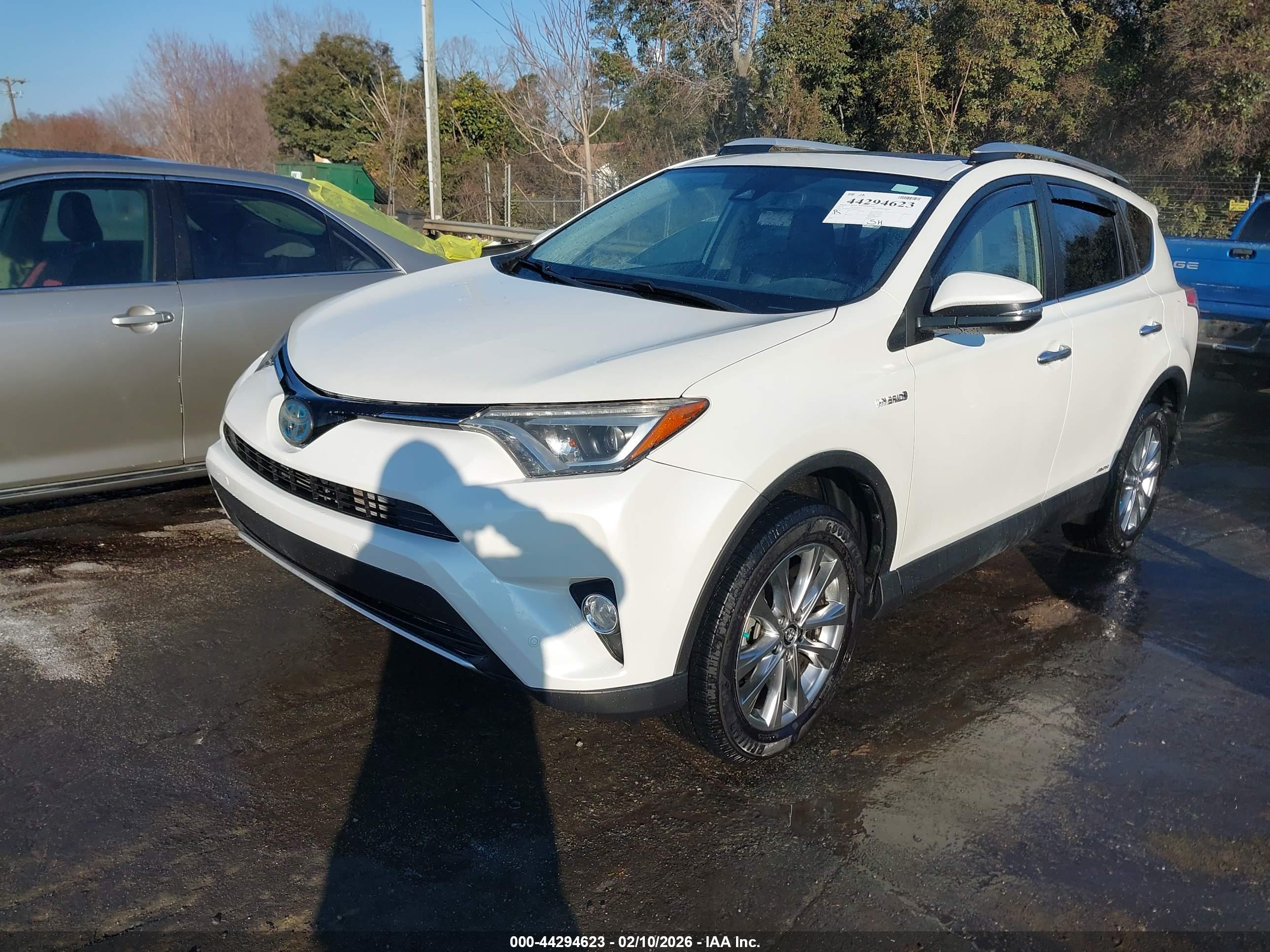TOYOTA RAV4 image 2