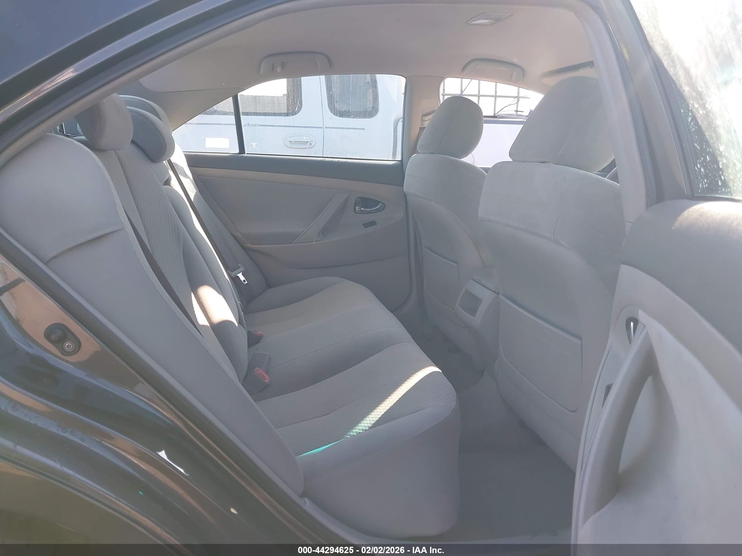 TOYOTA CAMRY image 8