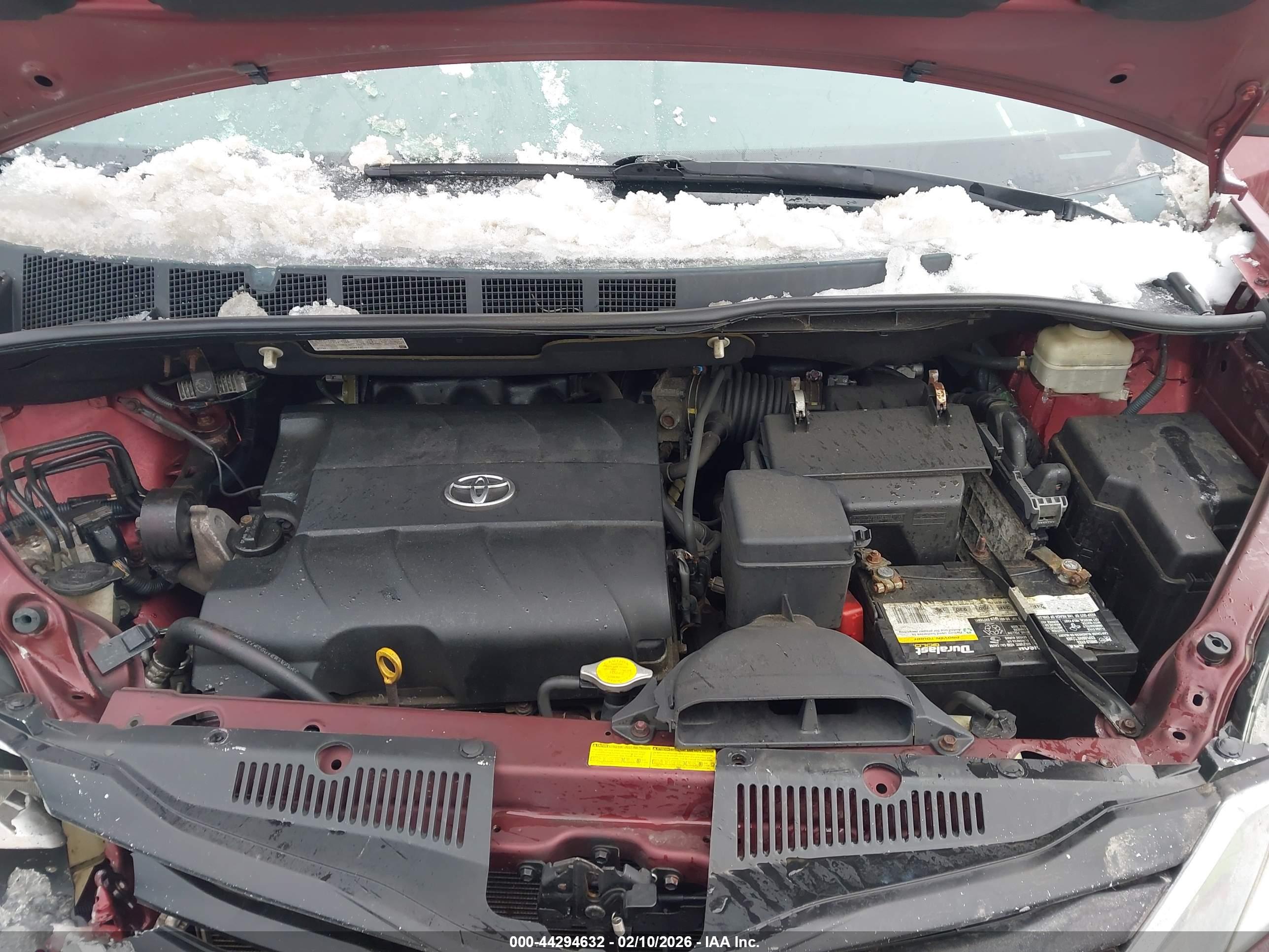 TOYOTA SIENNA image 10
