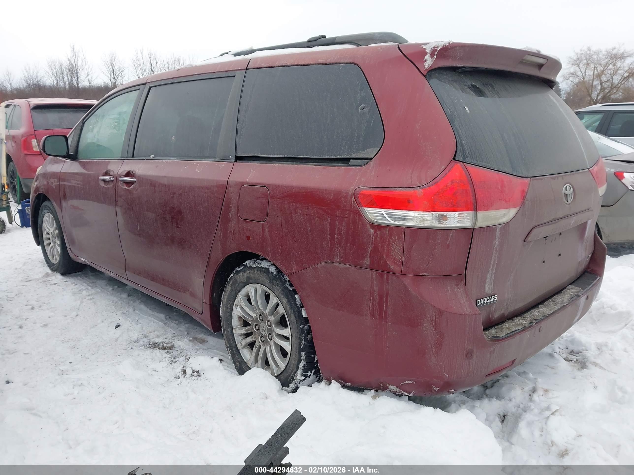 TOYOTA SIENNA image 3