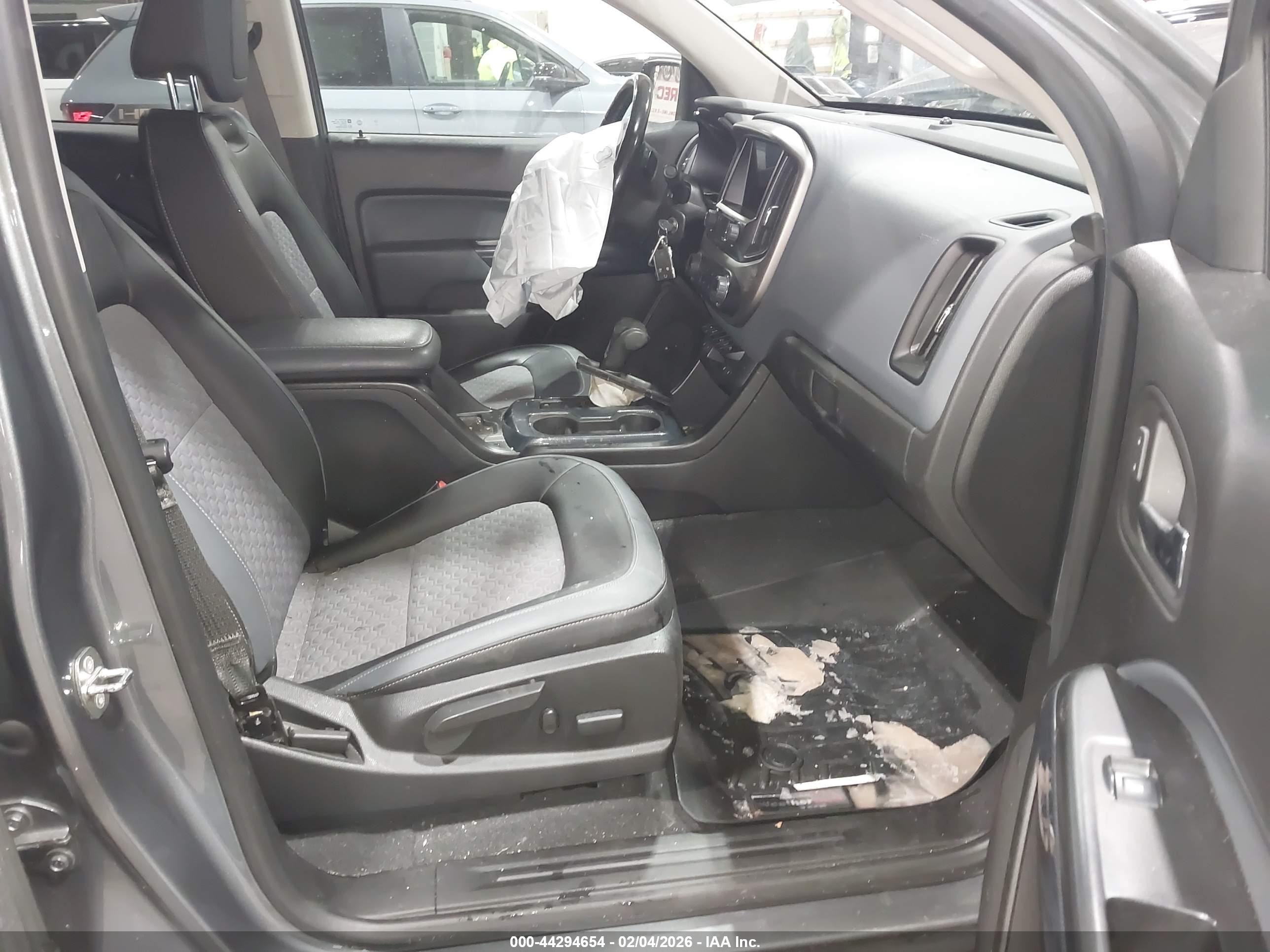CHEVROLET COLORADO image 5
