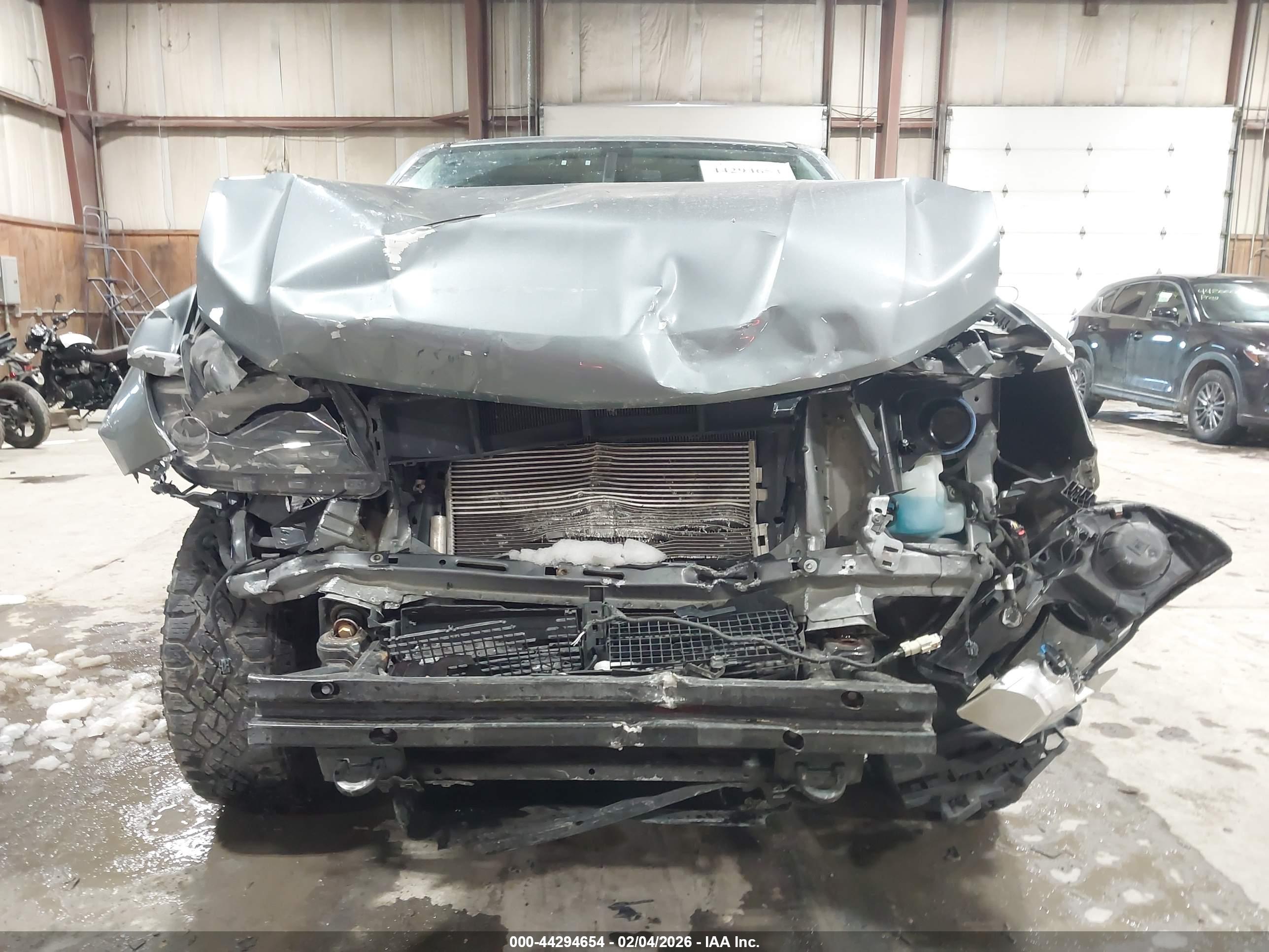 CHEVROLET COLORADO image 6