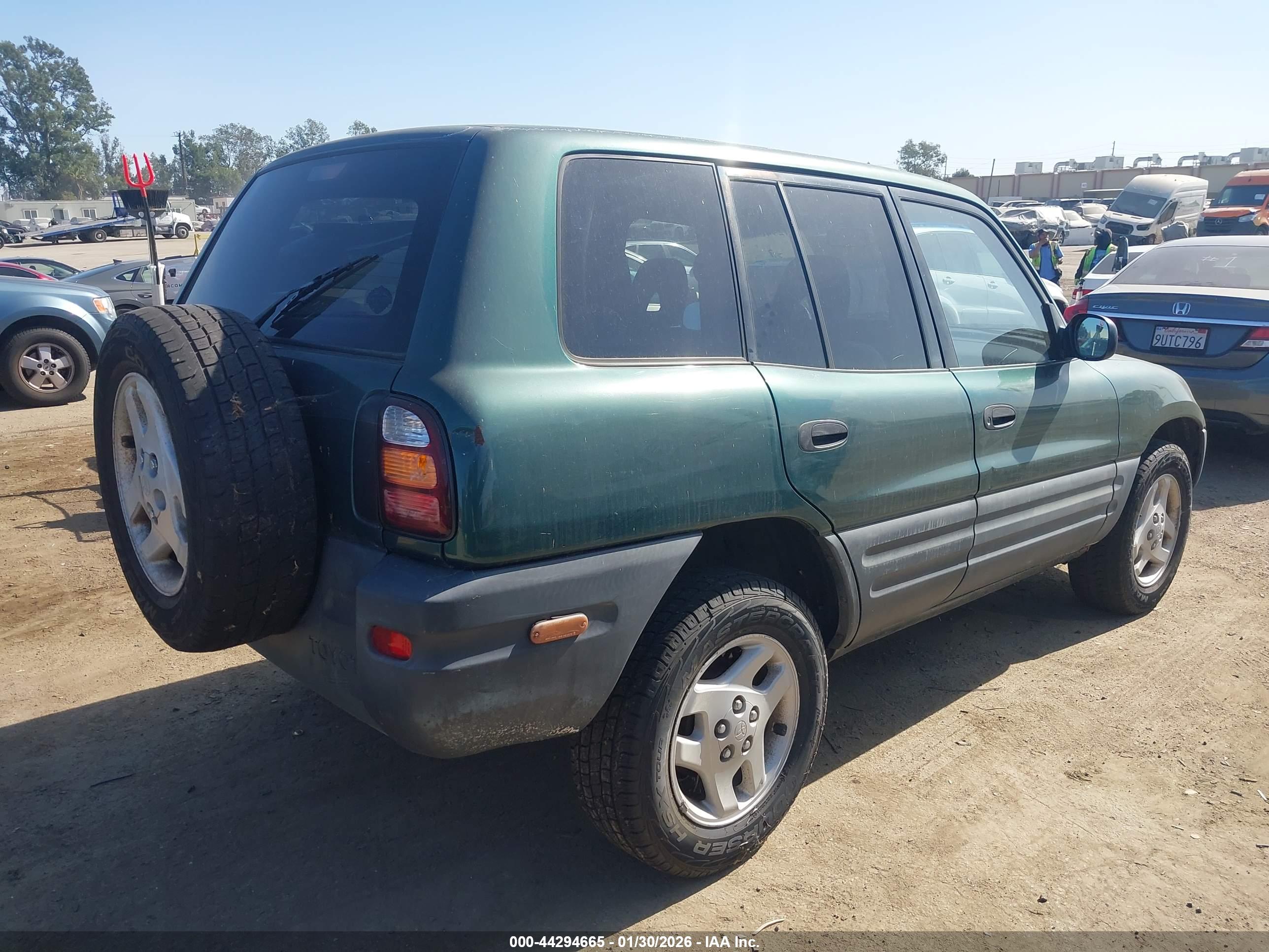 TOYOTA RAV4 image 4