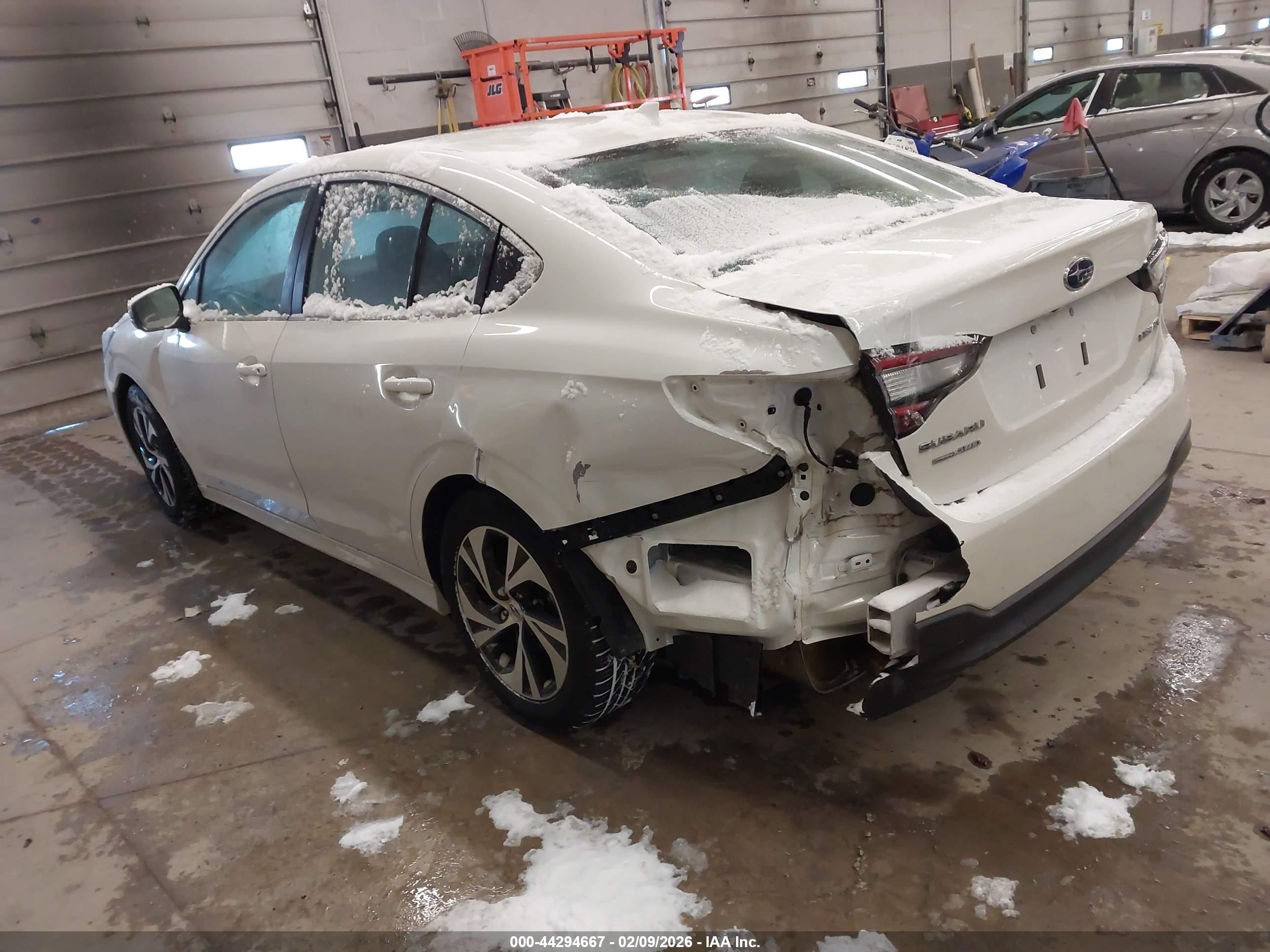 SUBARU LEGACY image 3