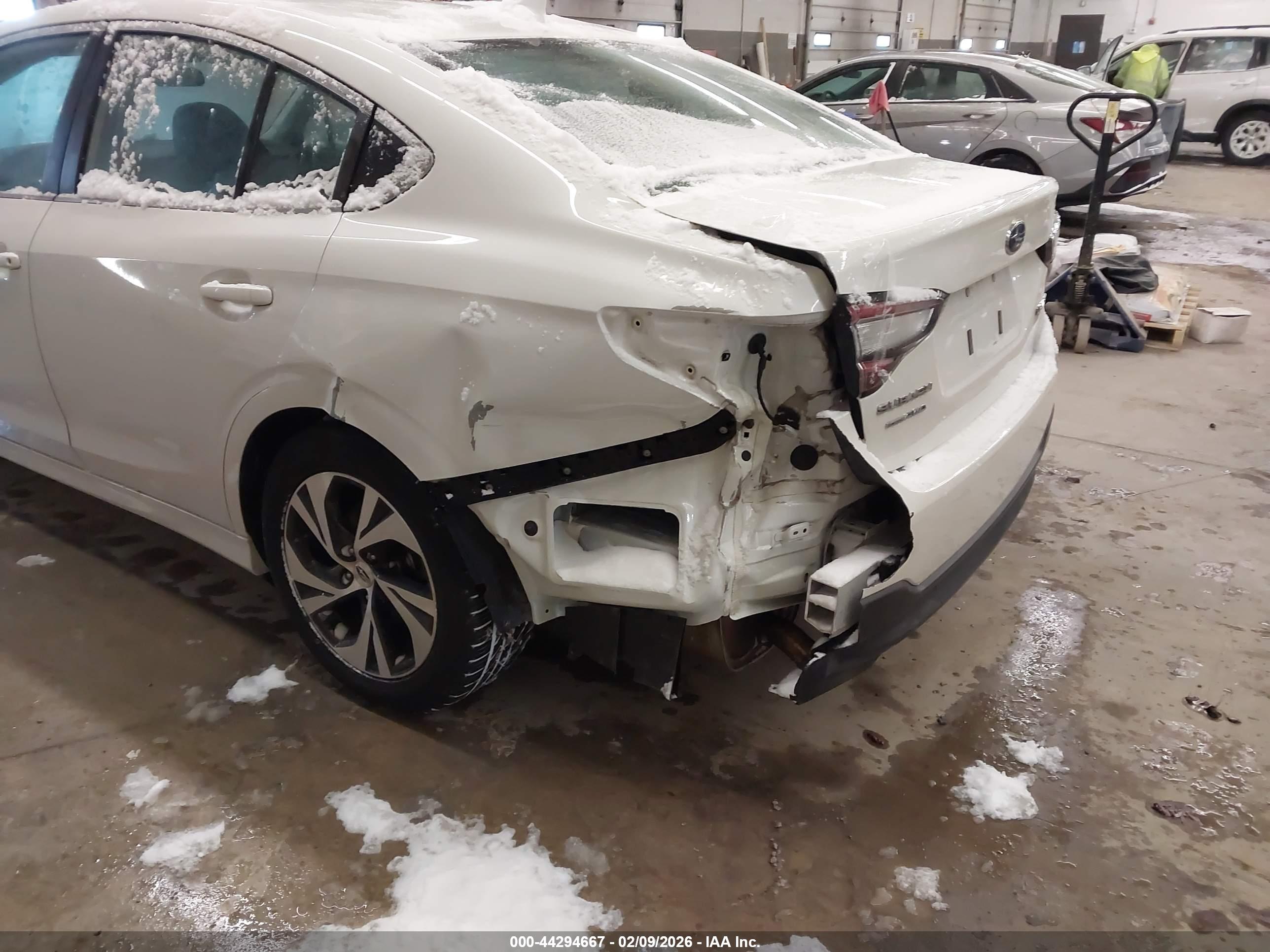 SUBARU LEGACY image 6