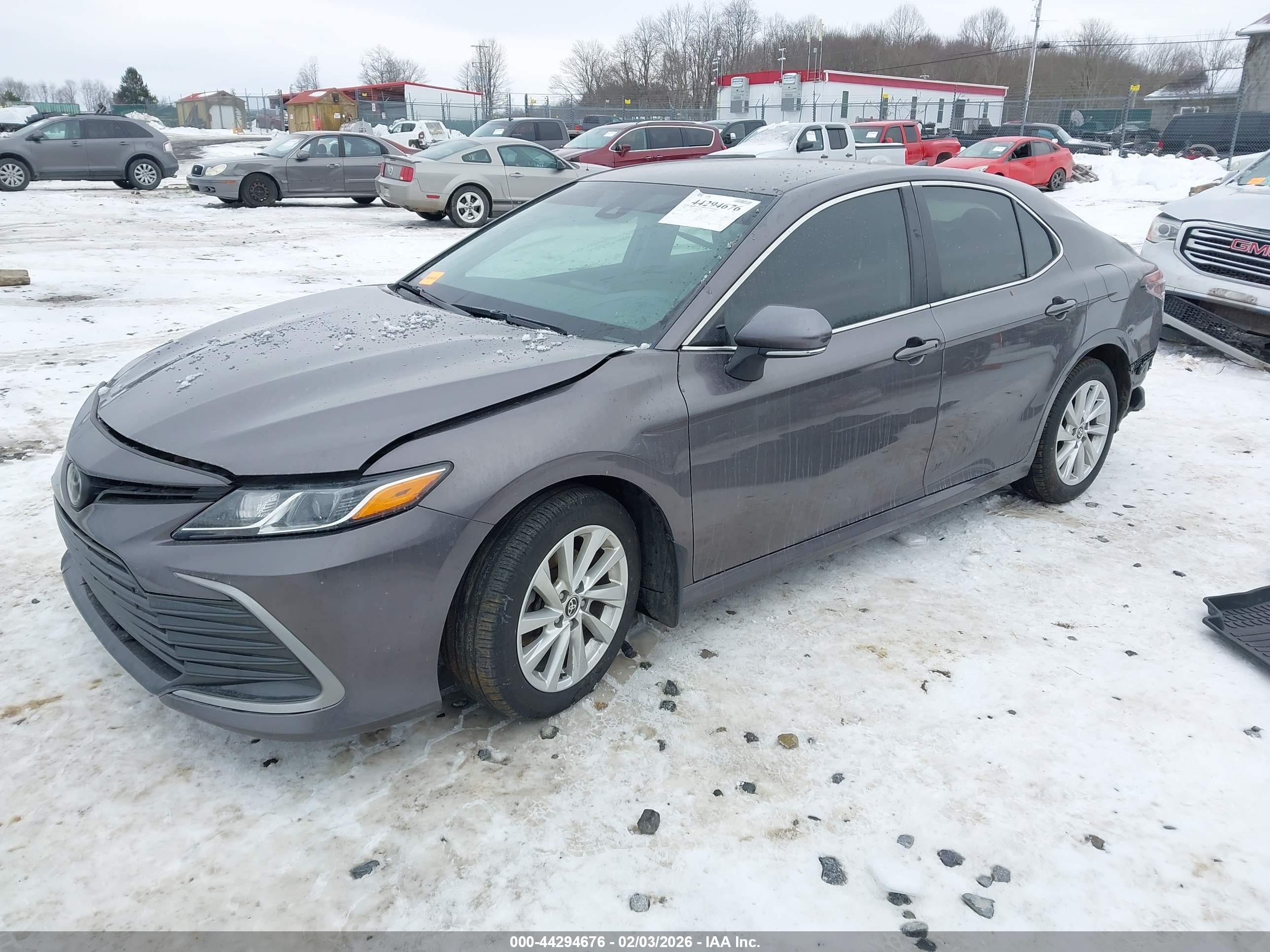 TOYOTA CAMRY image 2