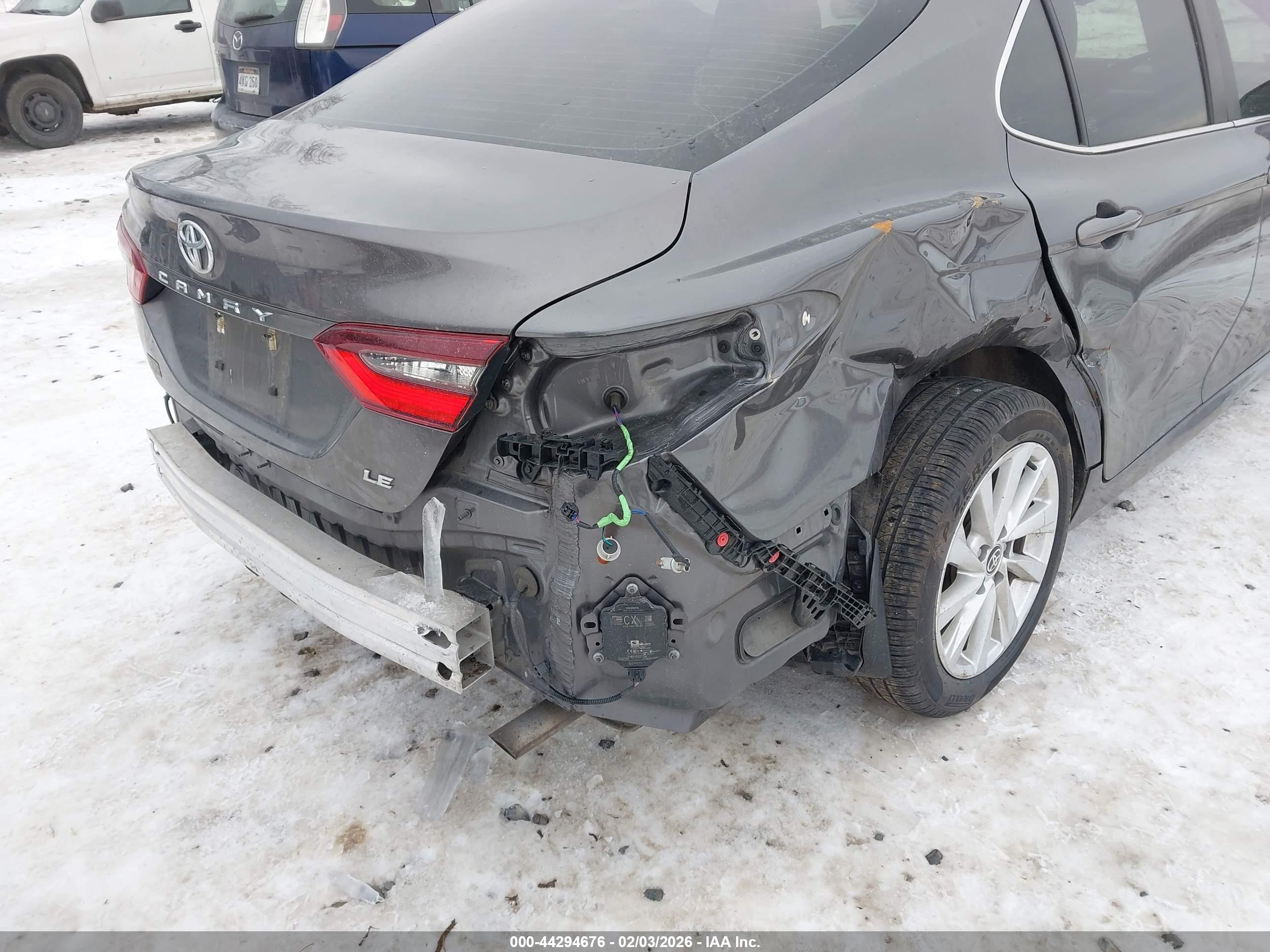 TOYOTA CAMRY image 6
