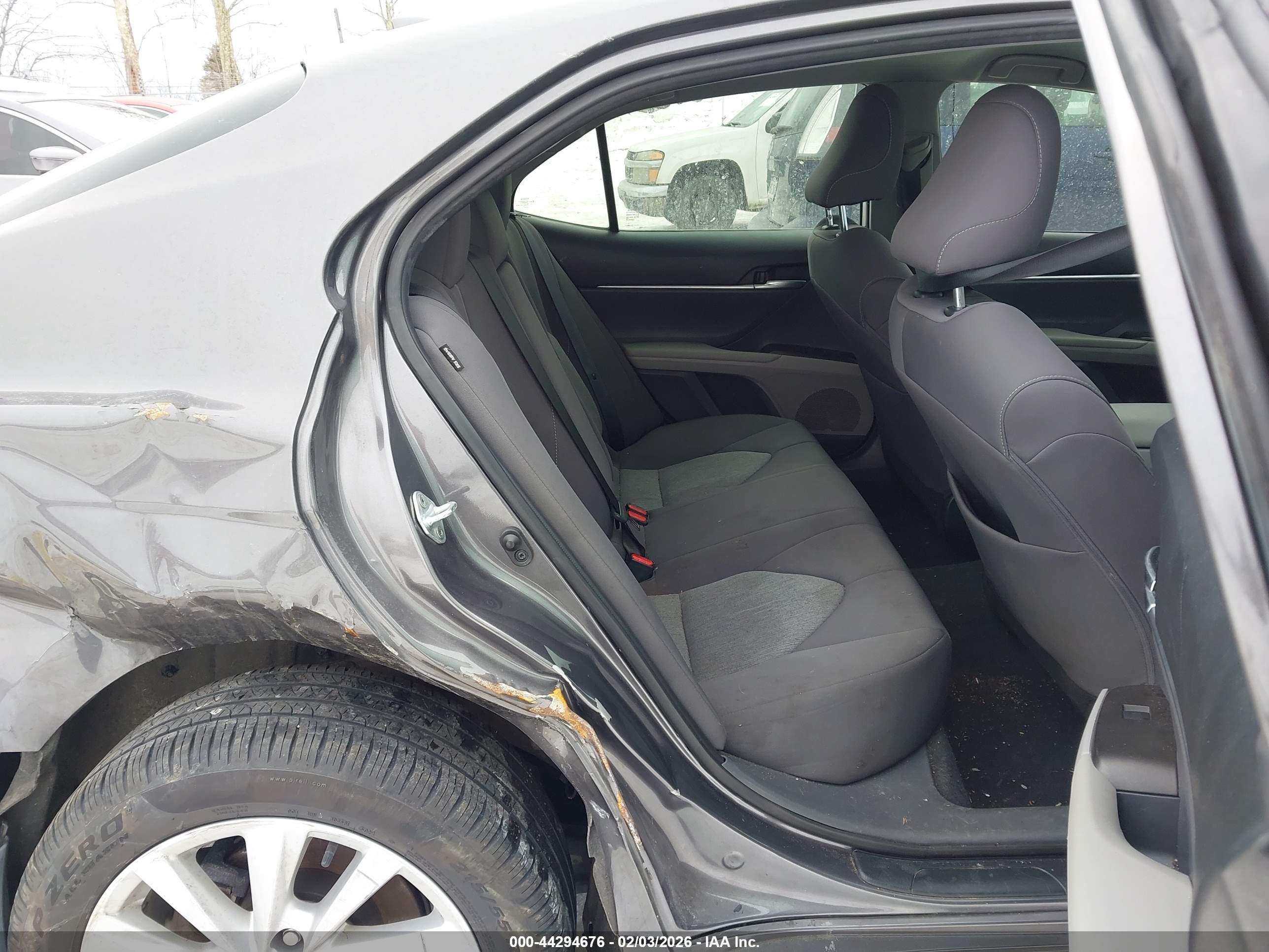 TOYOTA CAMRY image 8