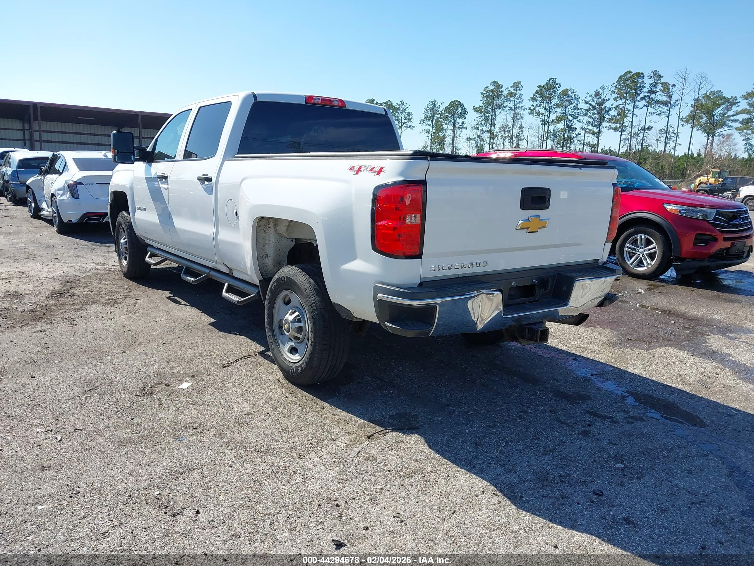CHEVROLET SILVERADO image 3