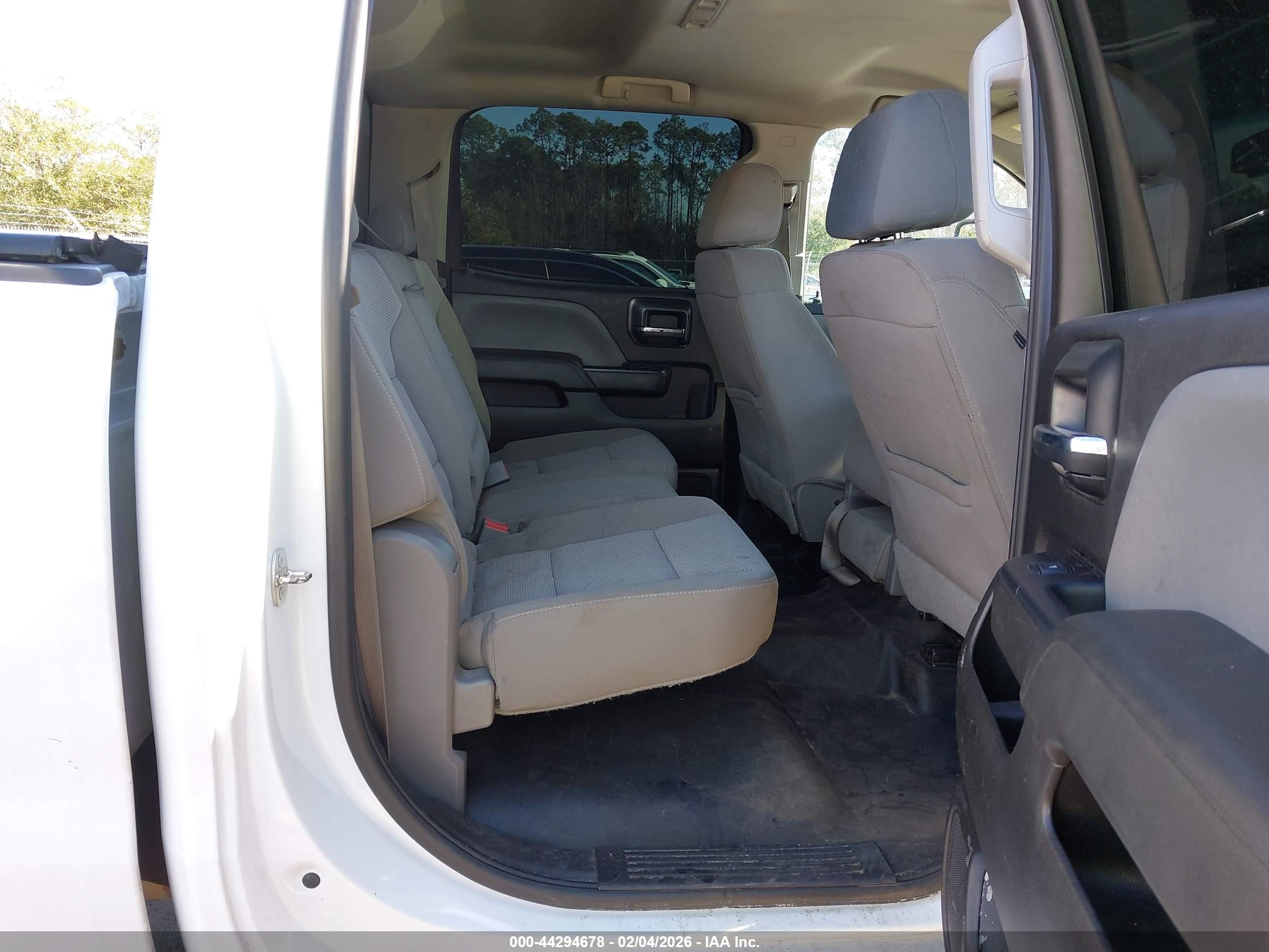 CHEVROLET SILVERADO image 8