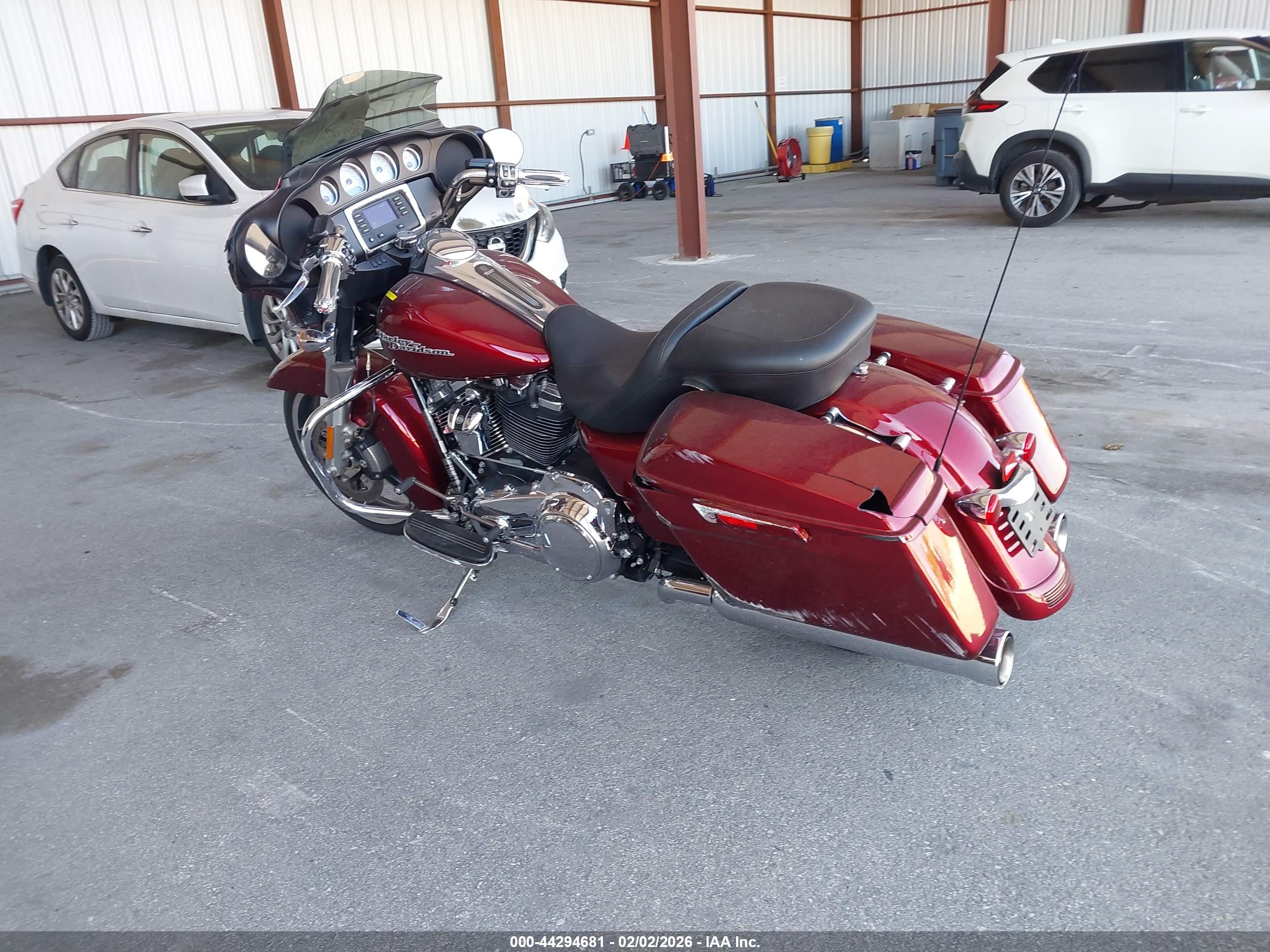 HARLEY-DAVIDSON FLHX image 3