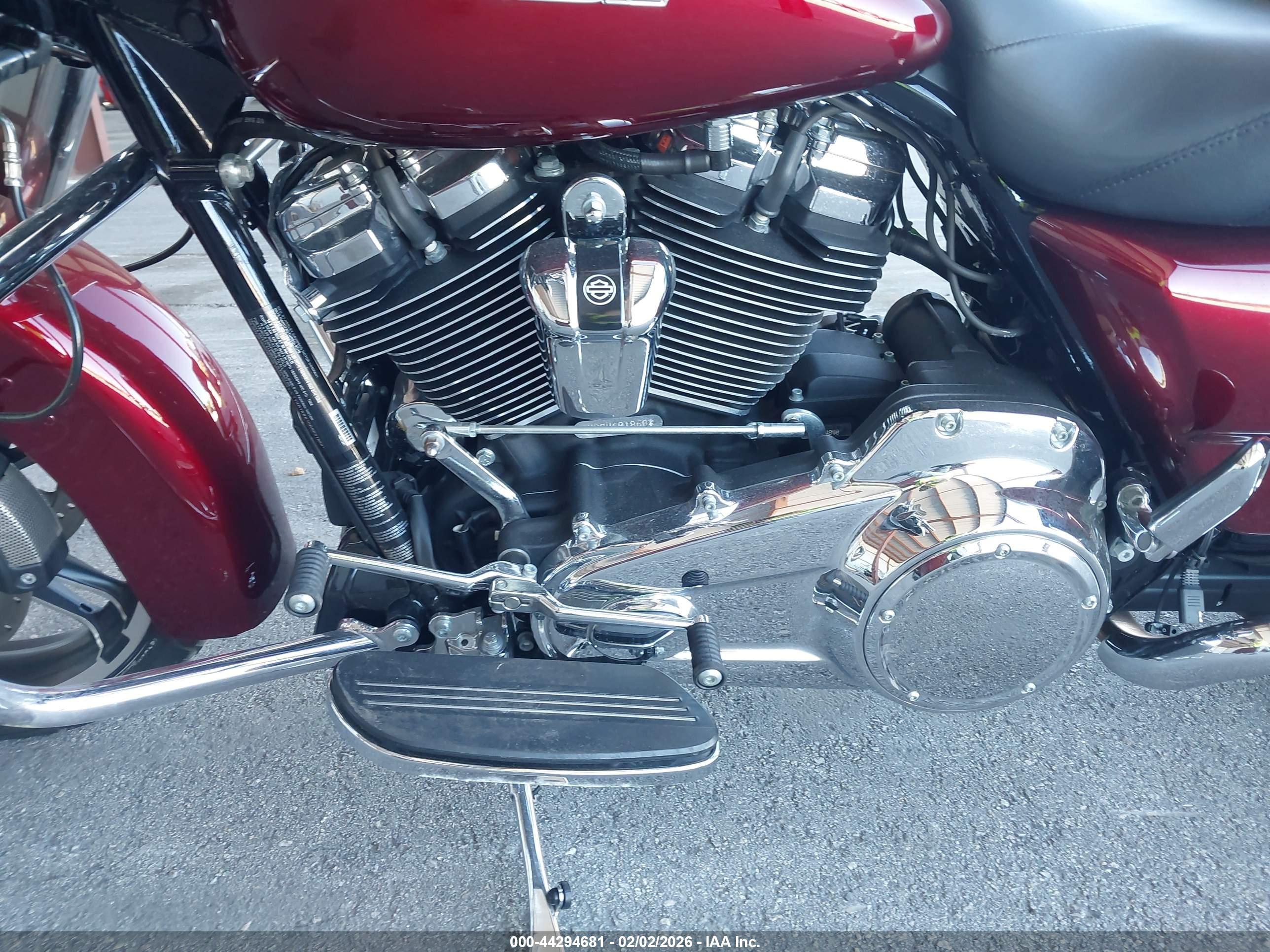 HARLEY-DAVIDSON FLHX image 9