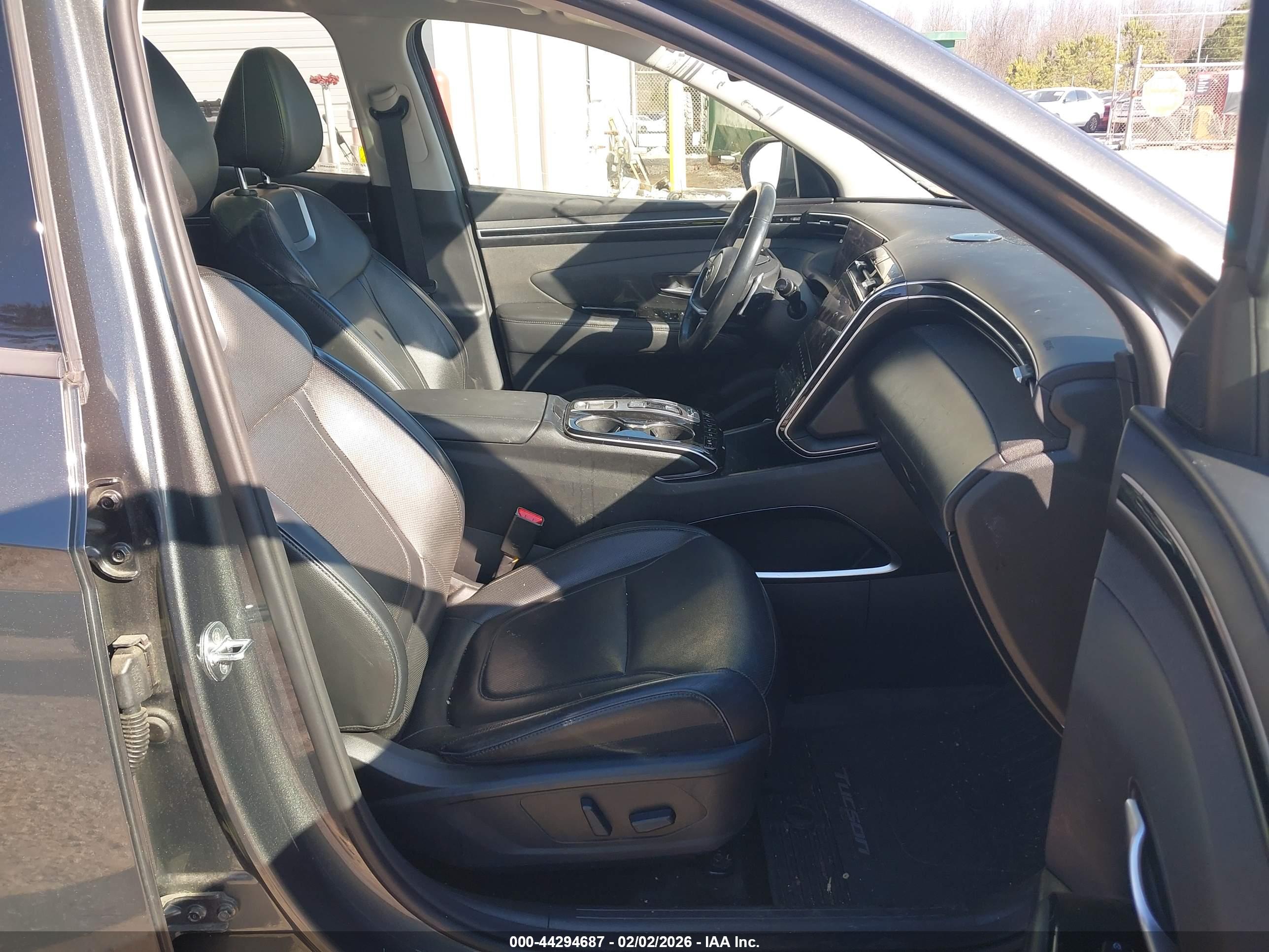 HYUNDAI TUCSON image 5