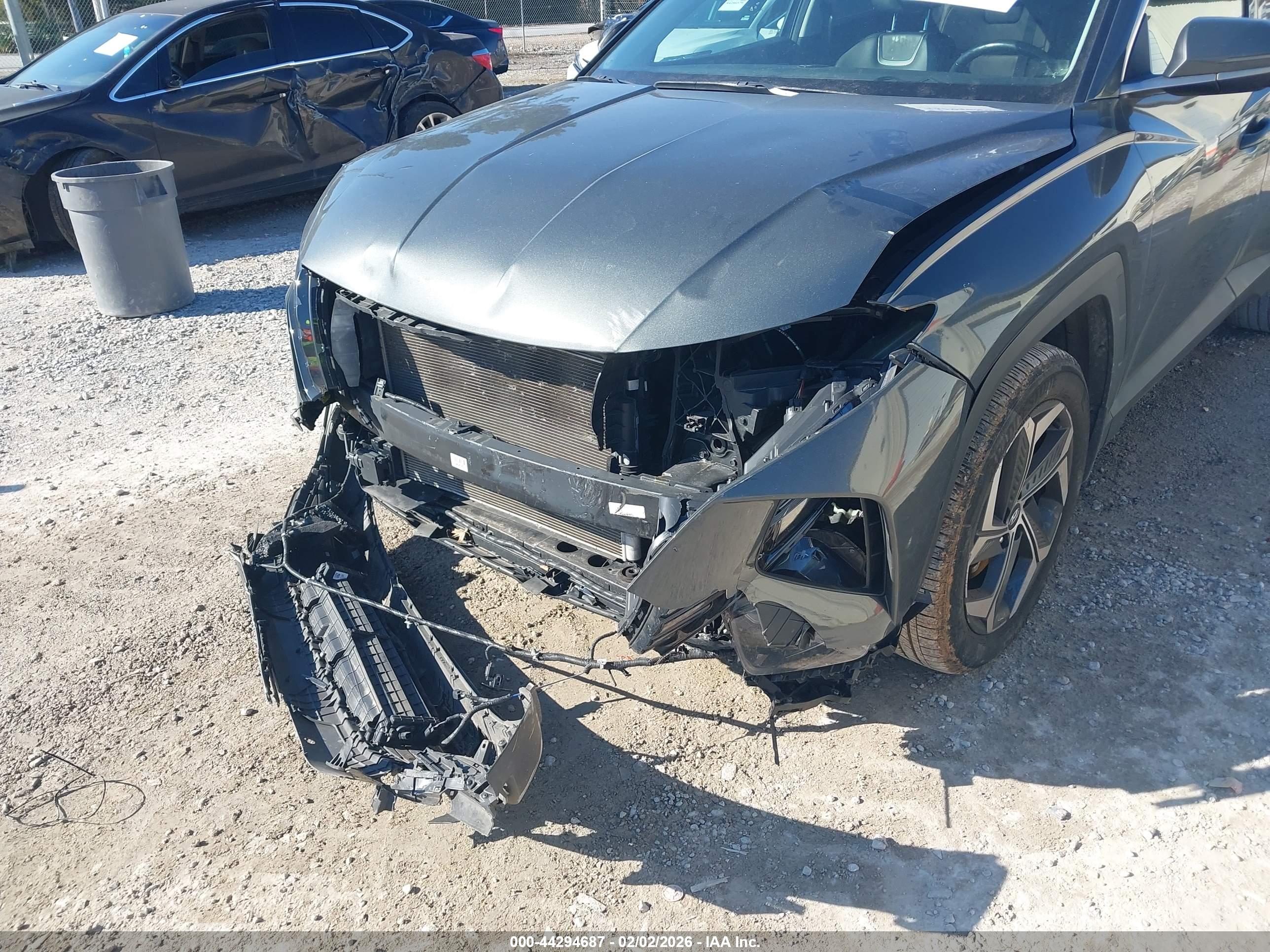 HYUNDAI TUCSON image 6