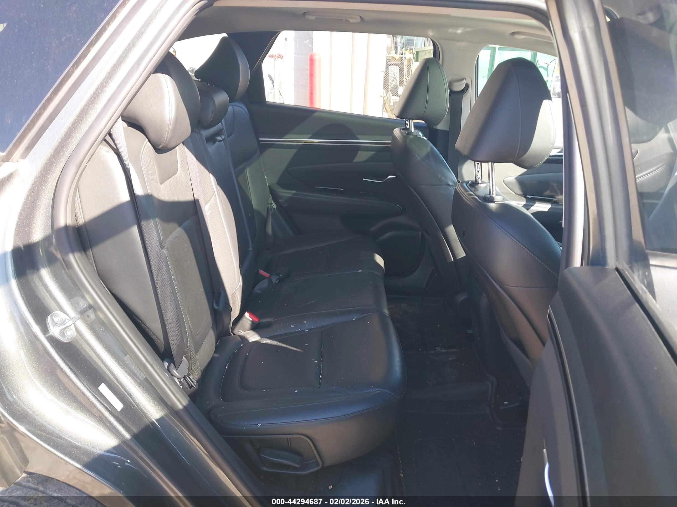 HYUNDAI TUCSON image 8