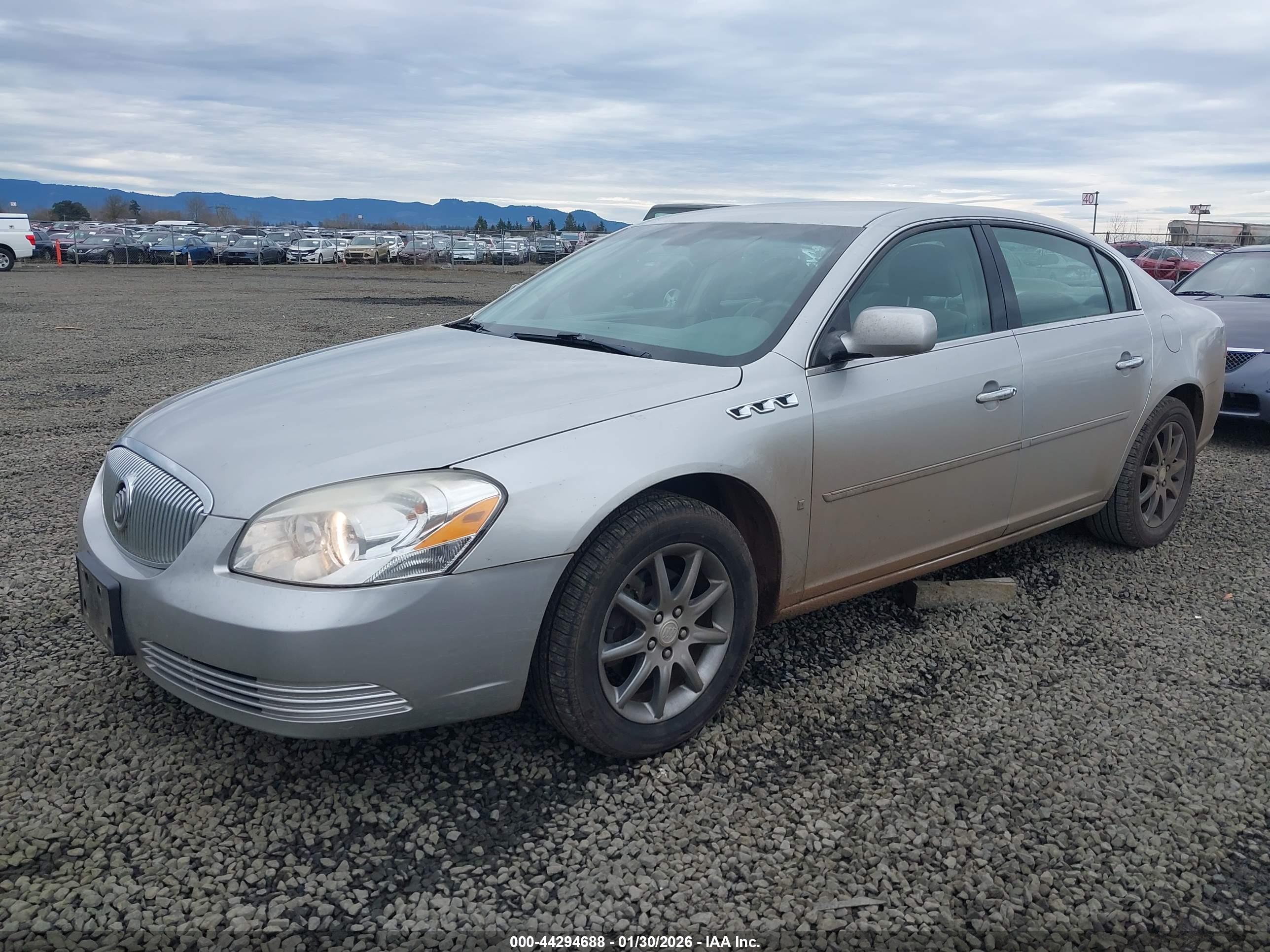 BUICK LUCERNE image 2