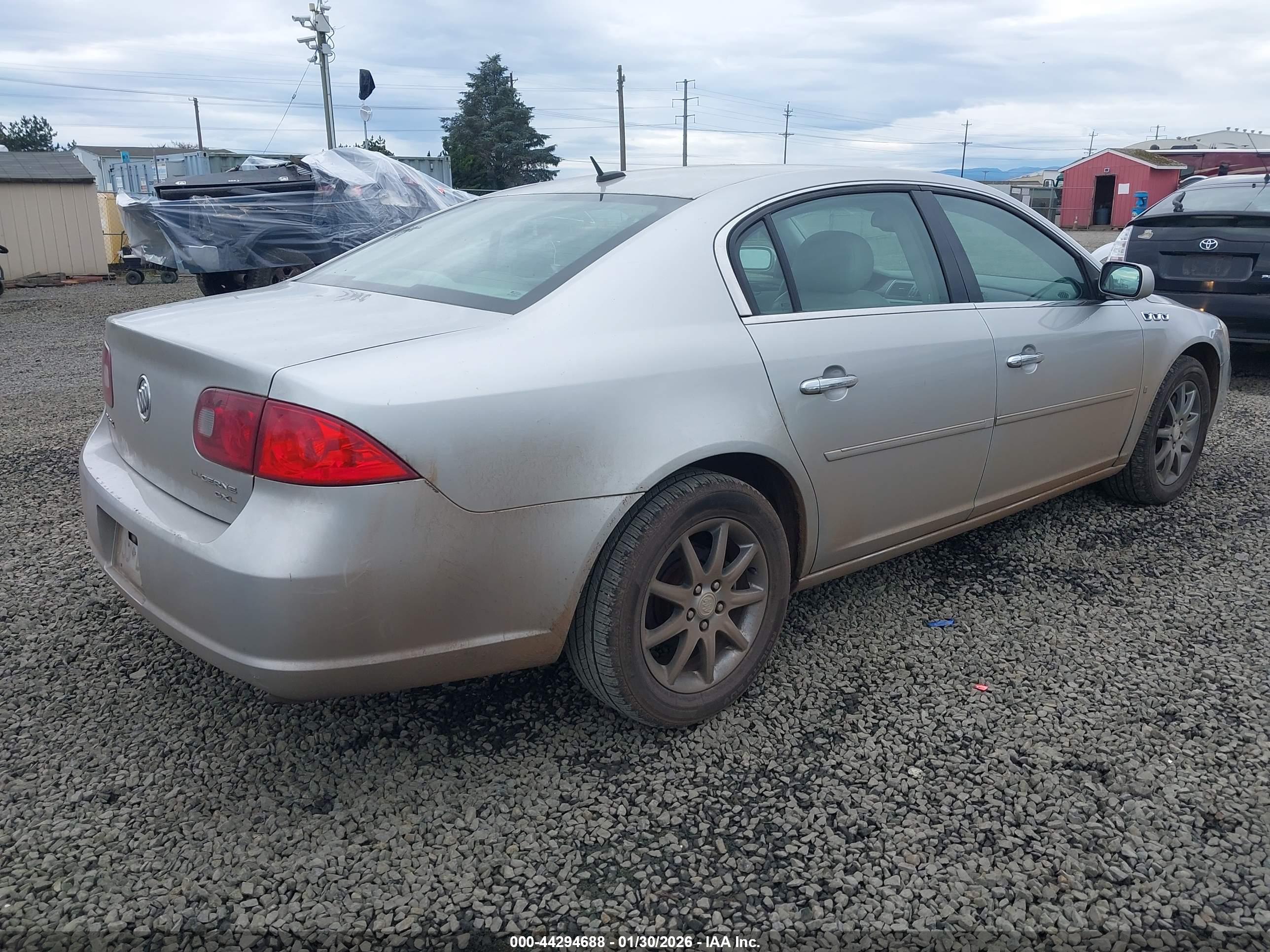 BUICK LUCERNE image 4