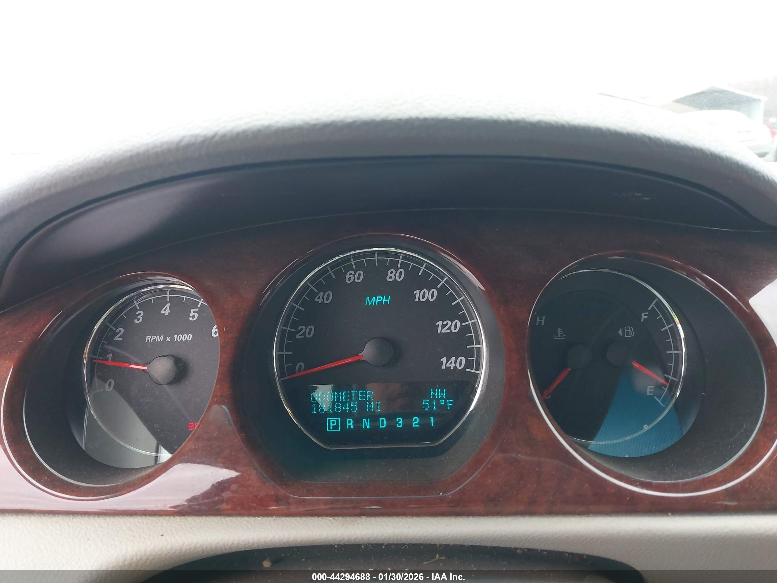 BUICK LUCERNE image 7
