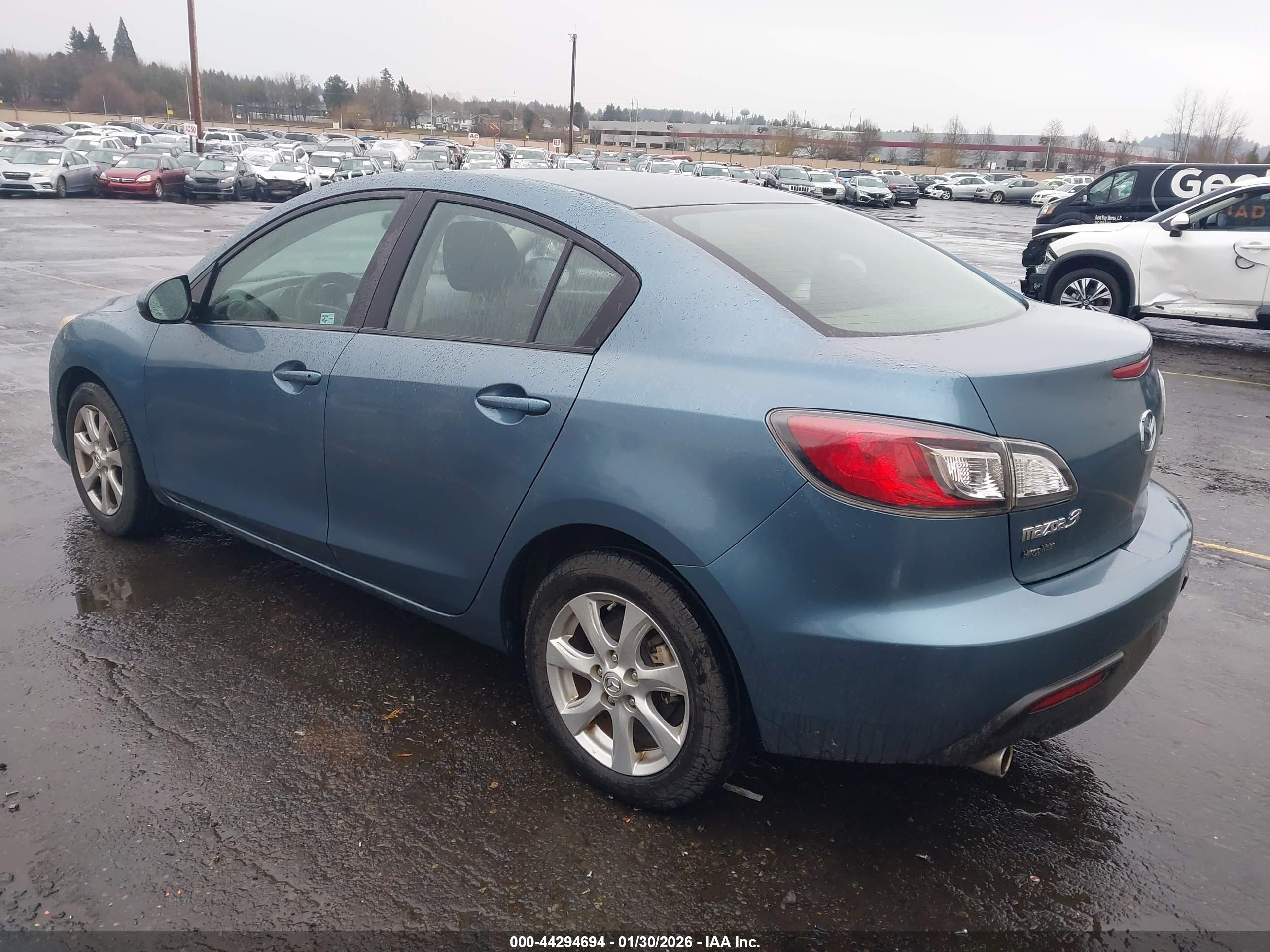 MAZDA MAZDA3 image 3
