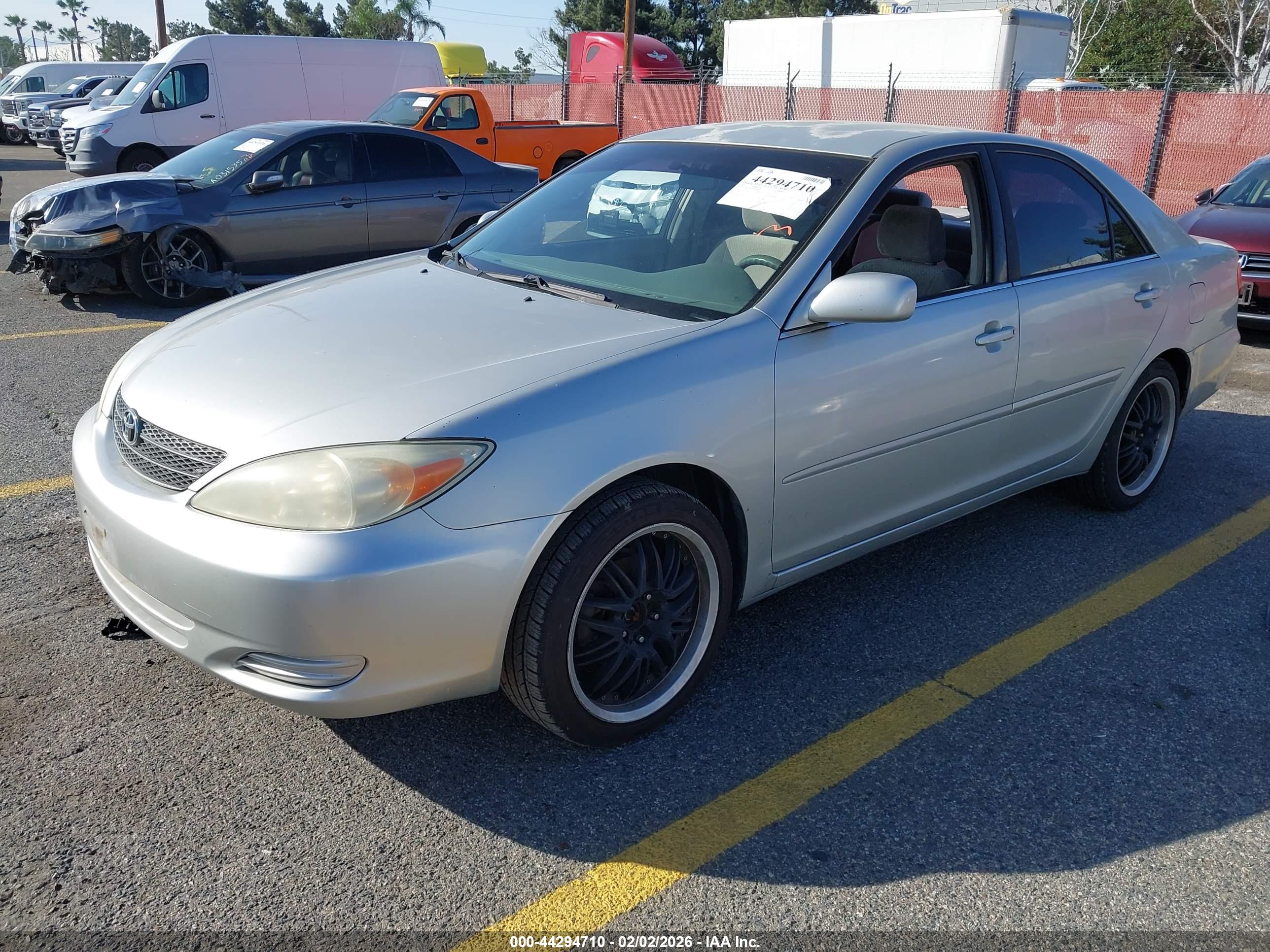 TOYOTA CAMRY image 2
