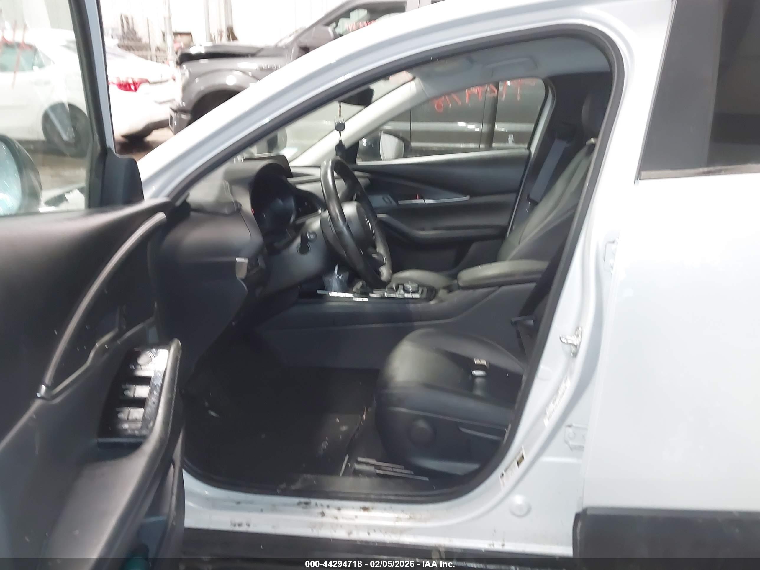MAZDA CX-30 image 5