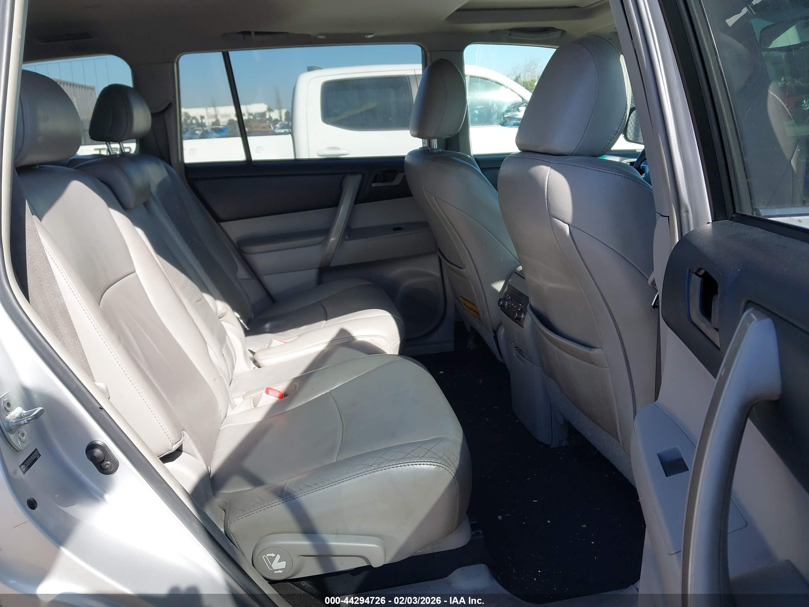 TOYOTA HIGHLANDER image 8