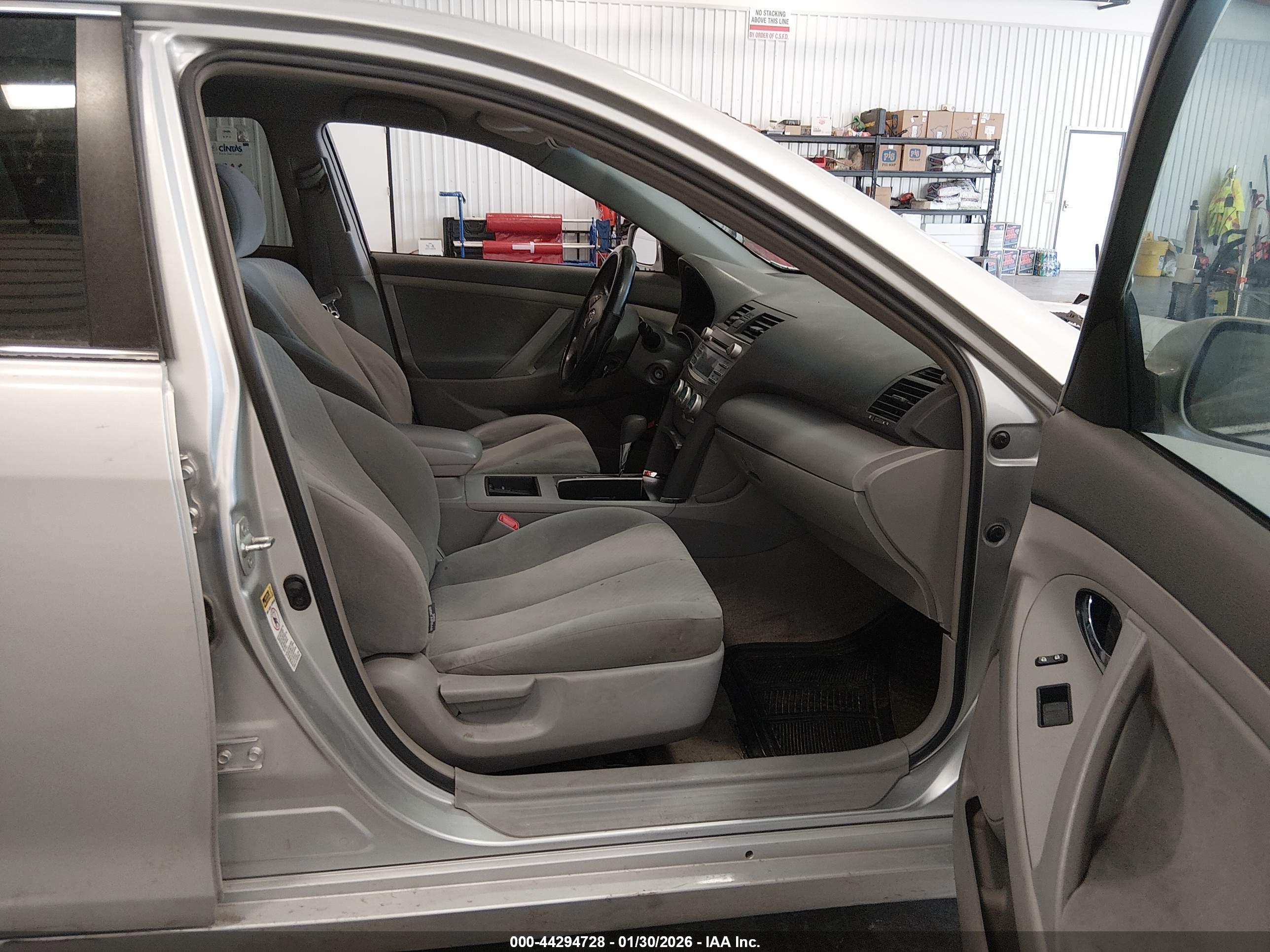 TOYOTA CAMRY image 5