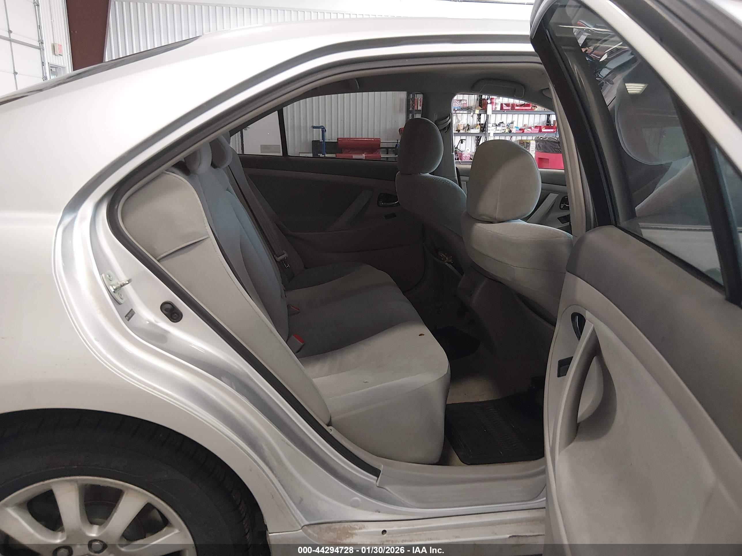 TOYOTA CAMRY image 8