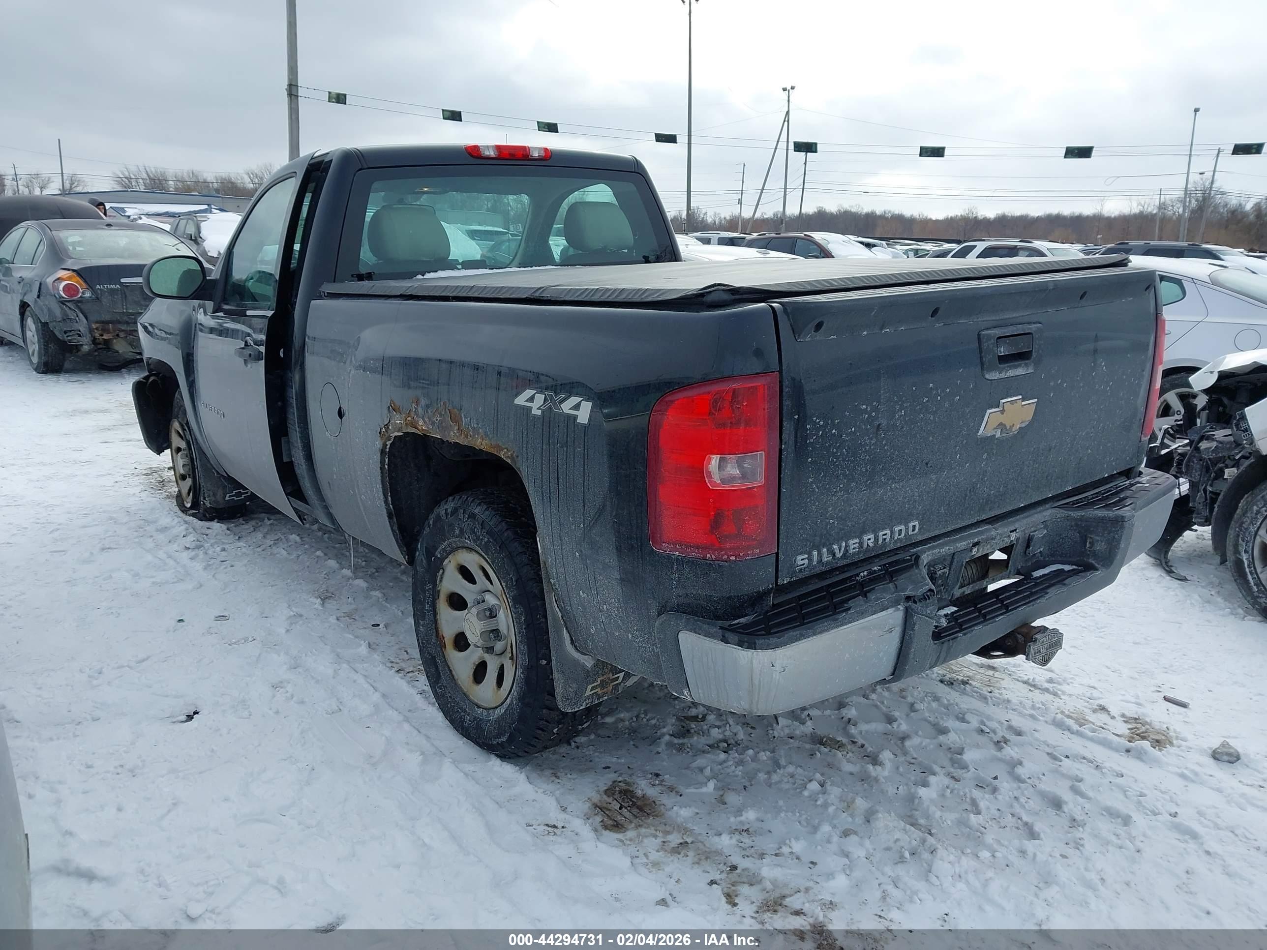 CHEVROLET SILVERADO image 3