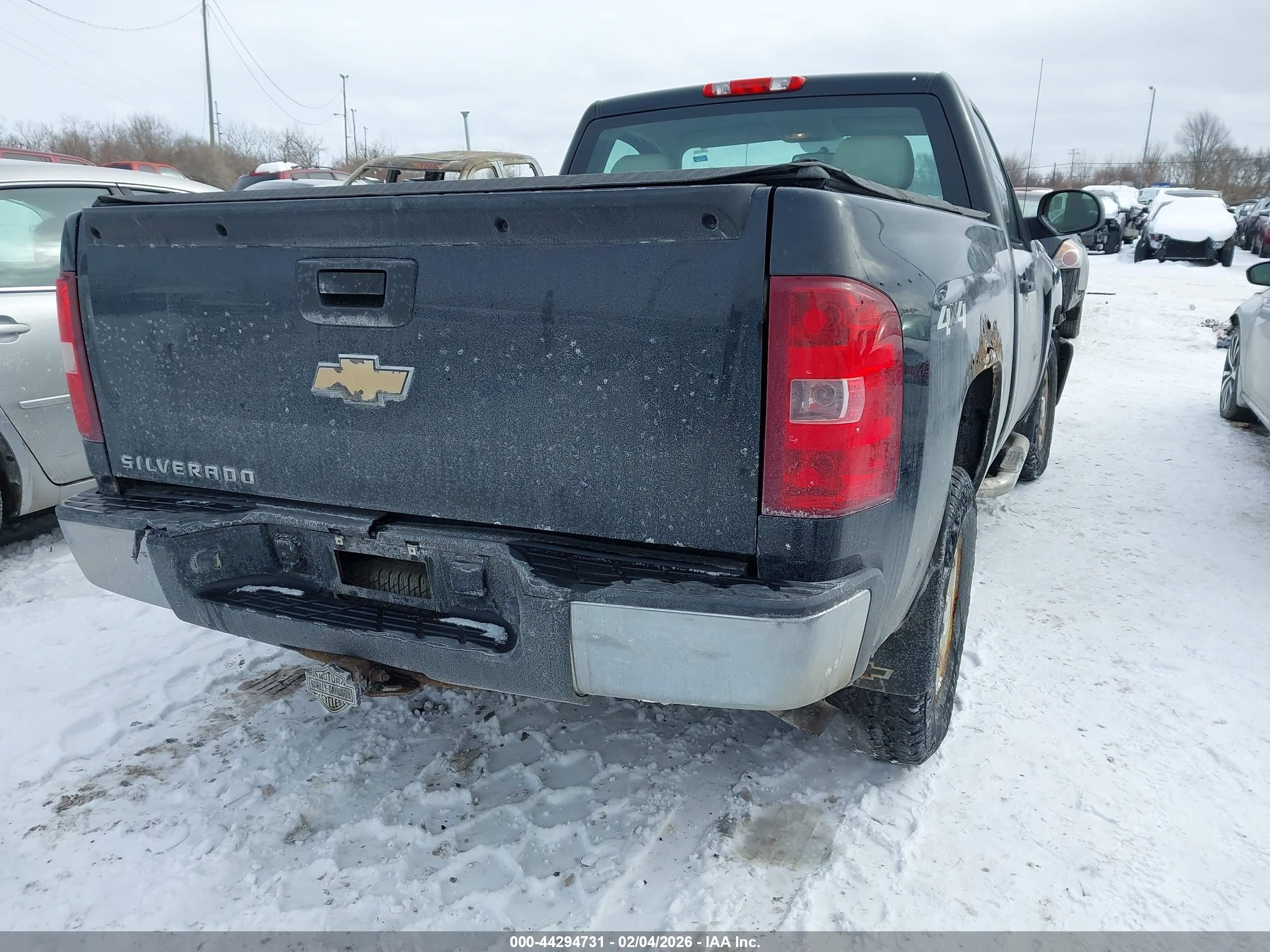 CHEVROLET SILVERADO image 4