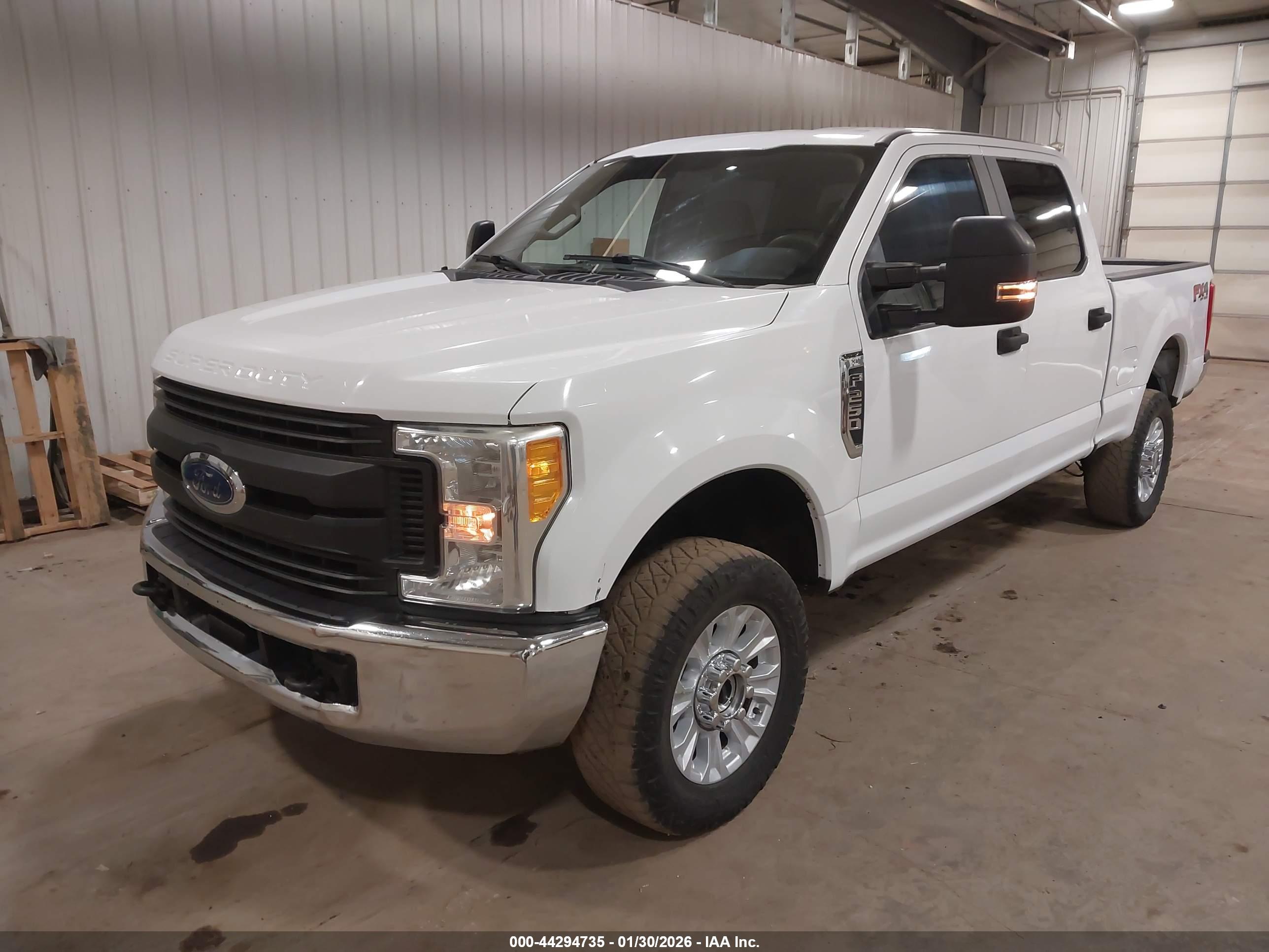 FORD F-250 image 2