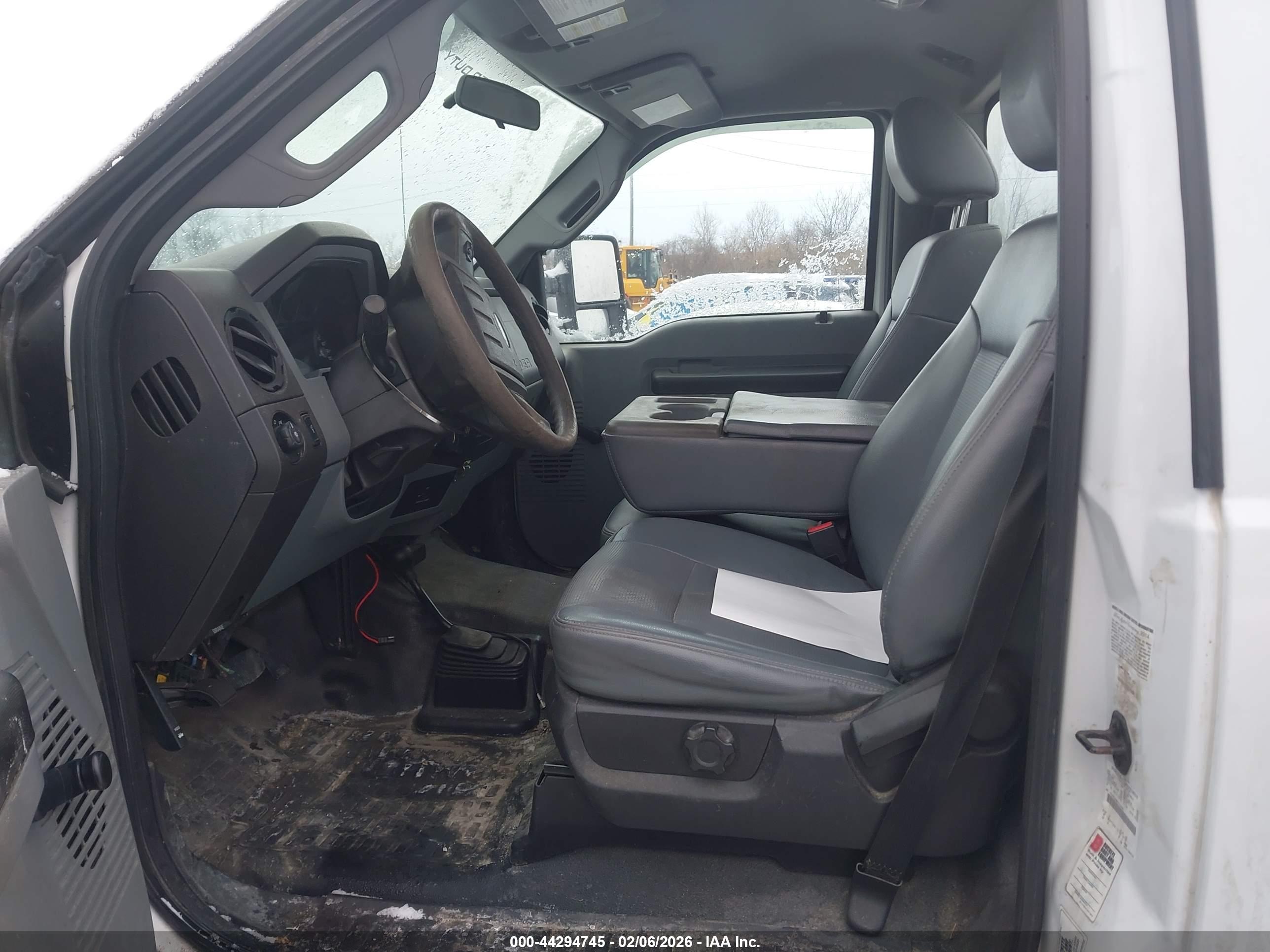 FORD F-350 image 8