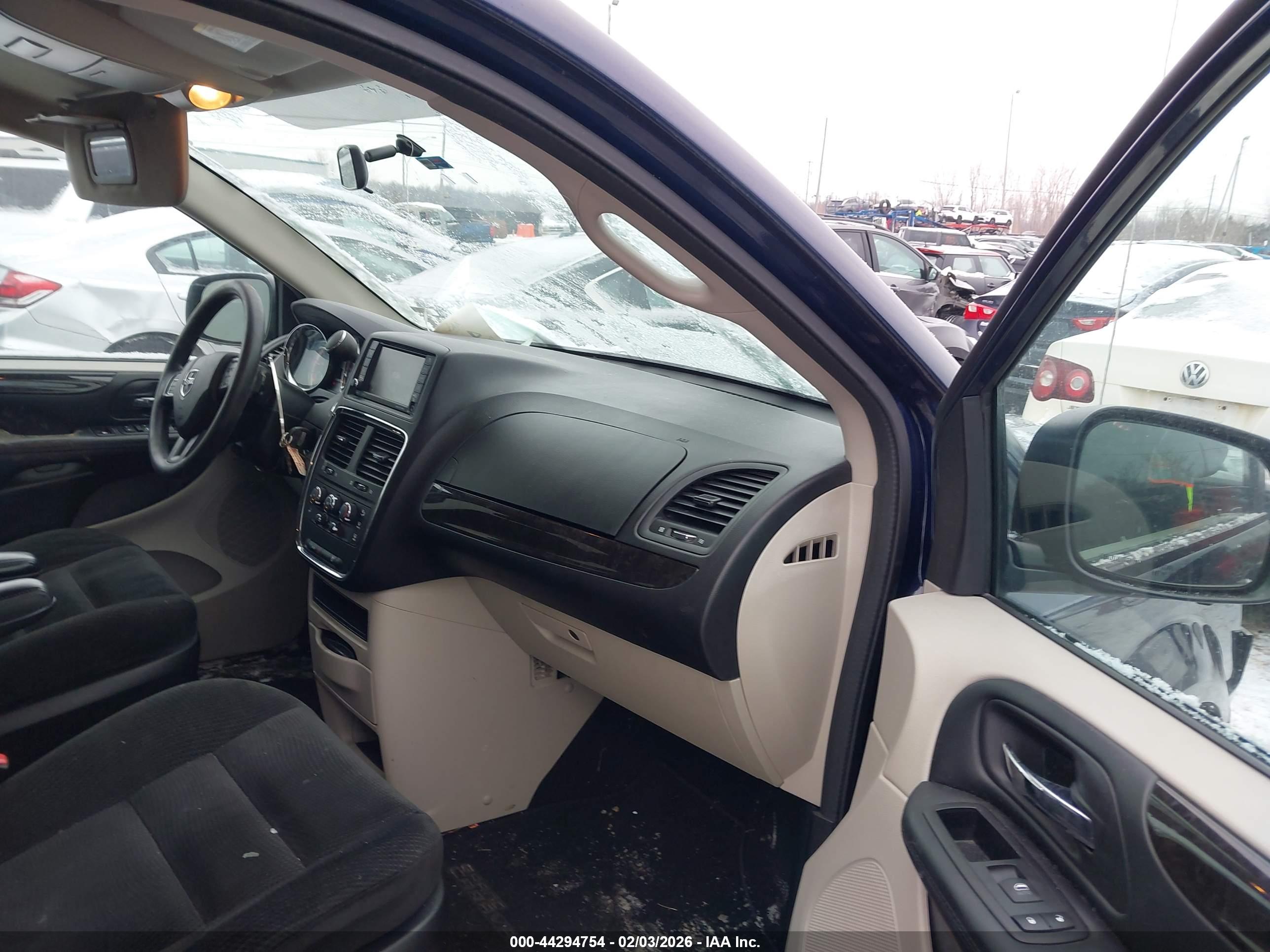 DODGE GRAND image 5