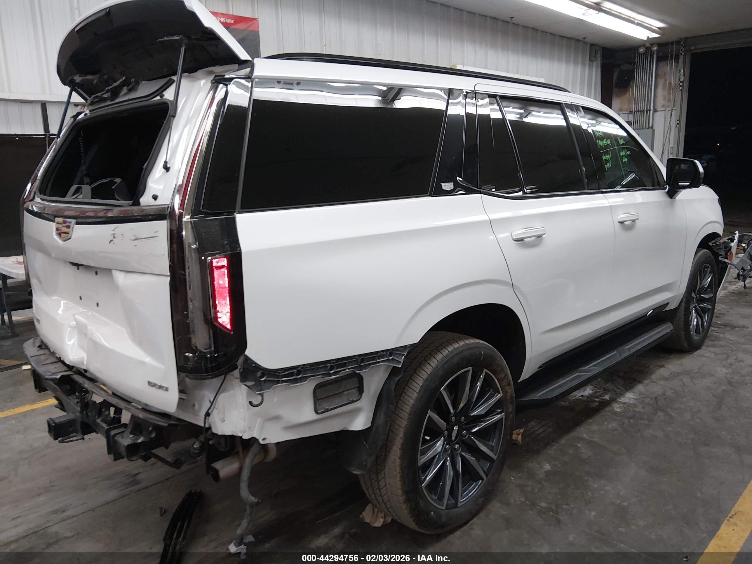 CADILLAC ESCALADE image 4