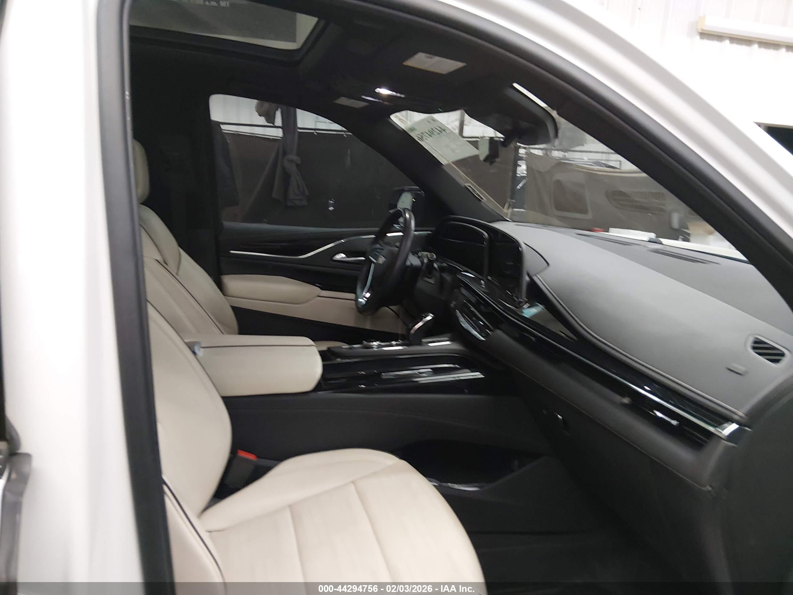 CADILLAC ESCALADE image 5