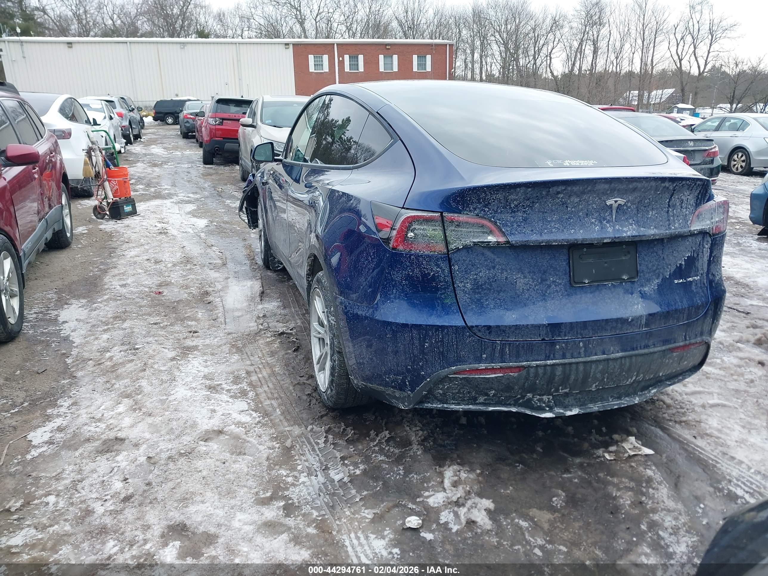 TESLA MODEL image 3