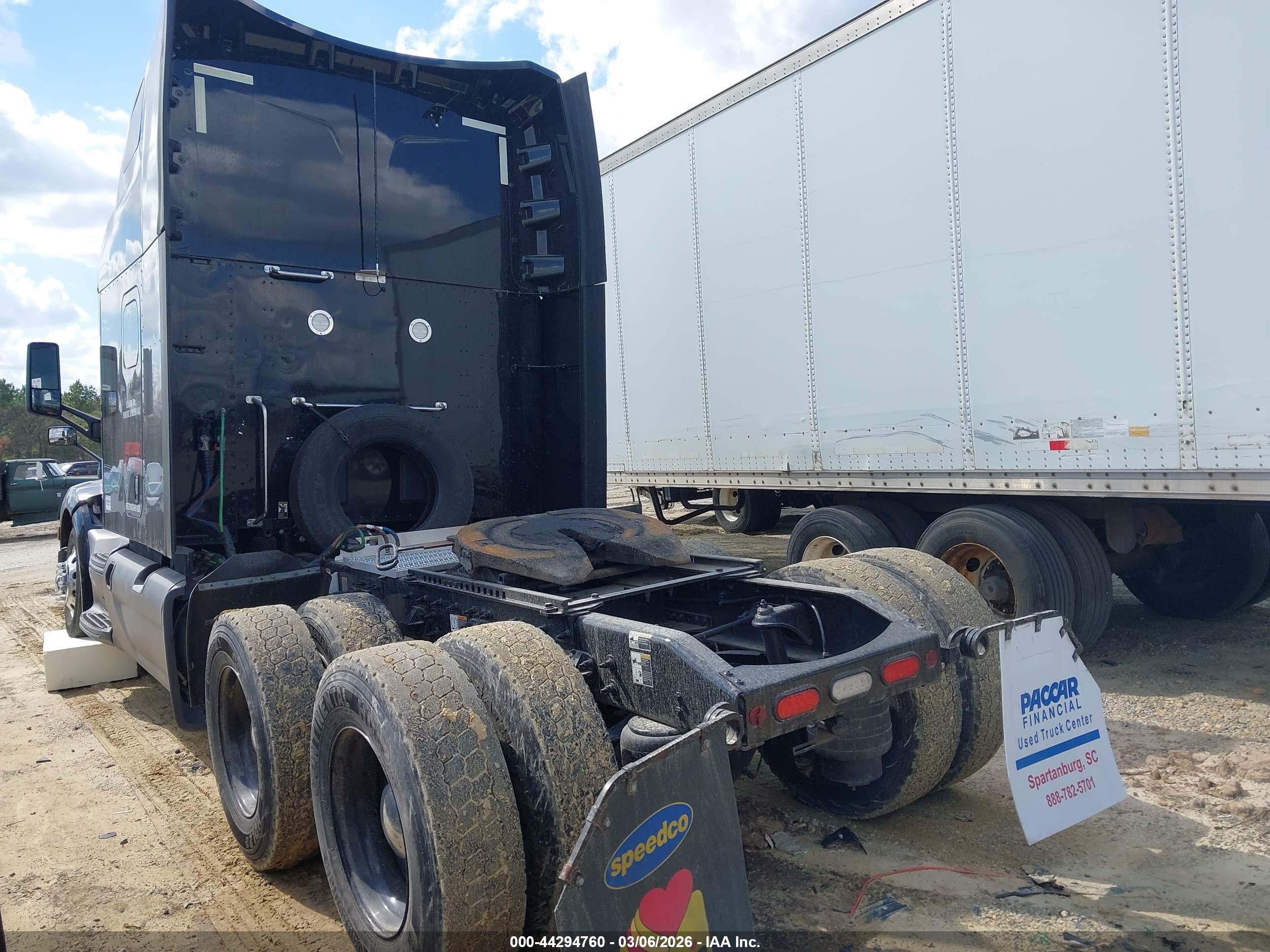 PETERBILT 579 image 3