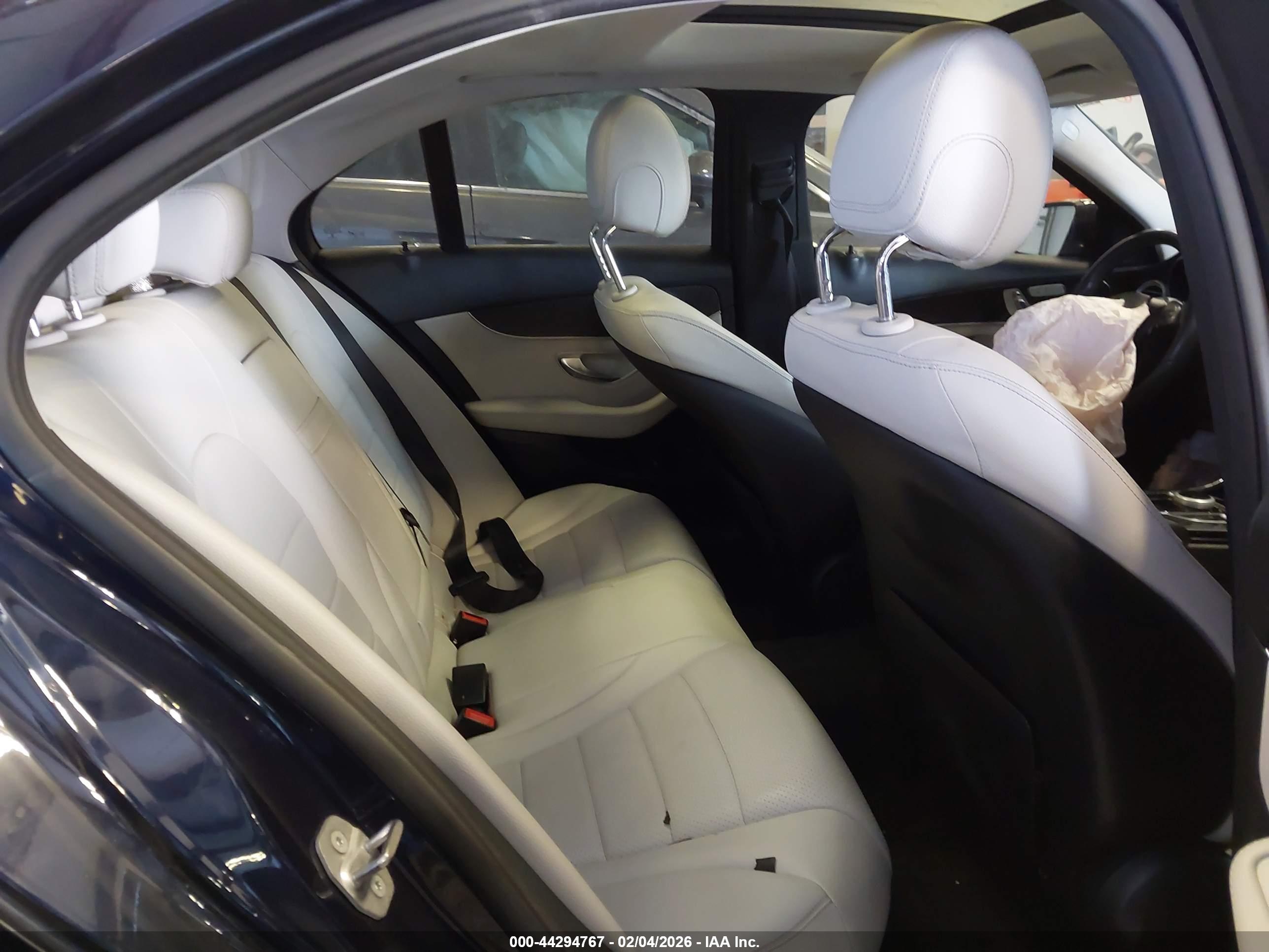 MERCEDES-BENZ C image 8