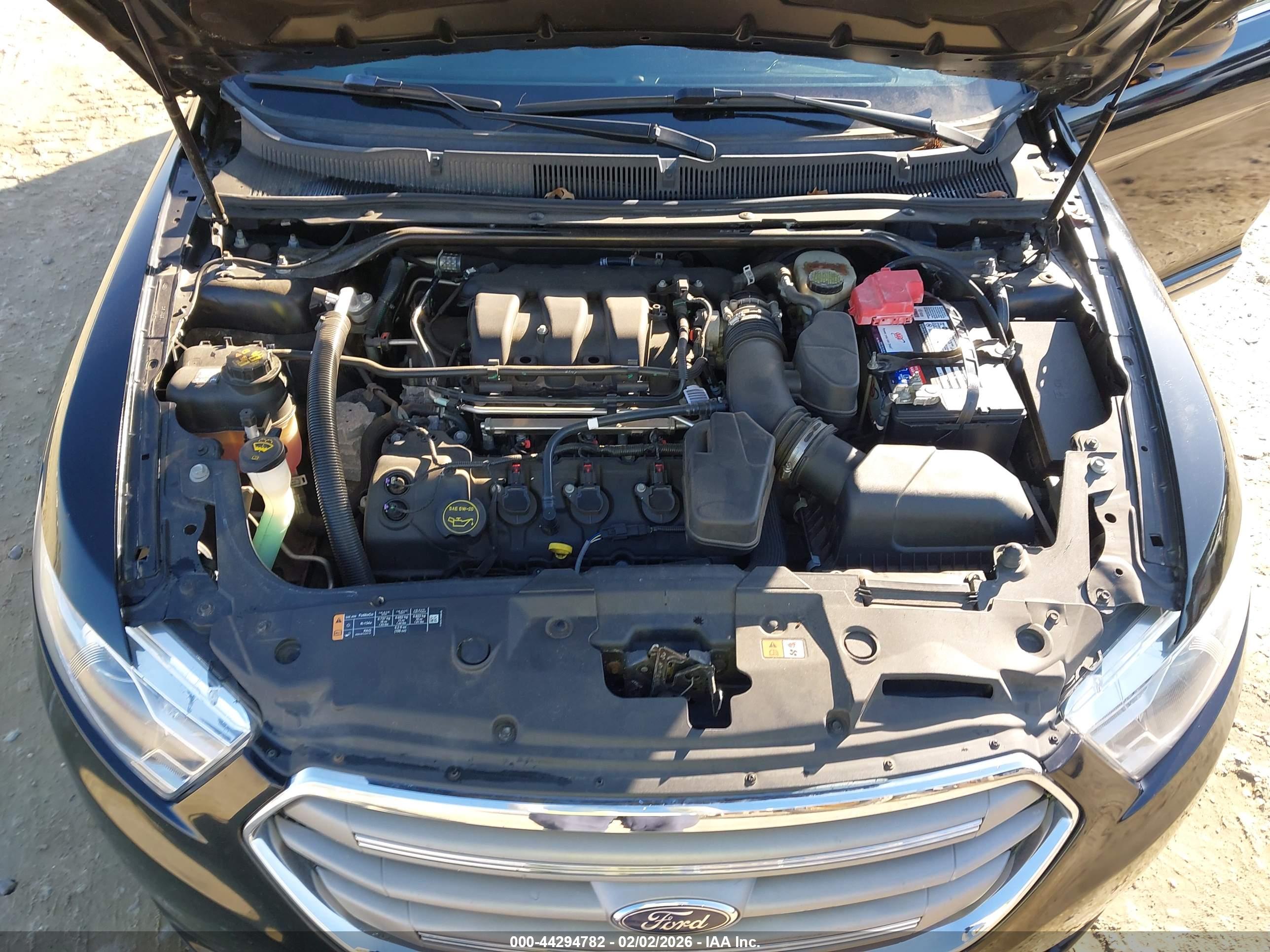 FORD TAURUS image 10