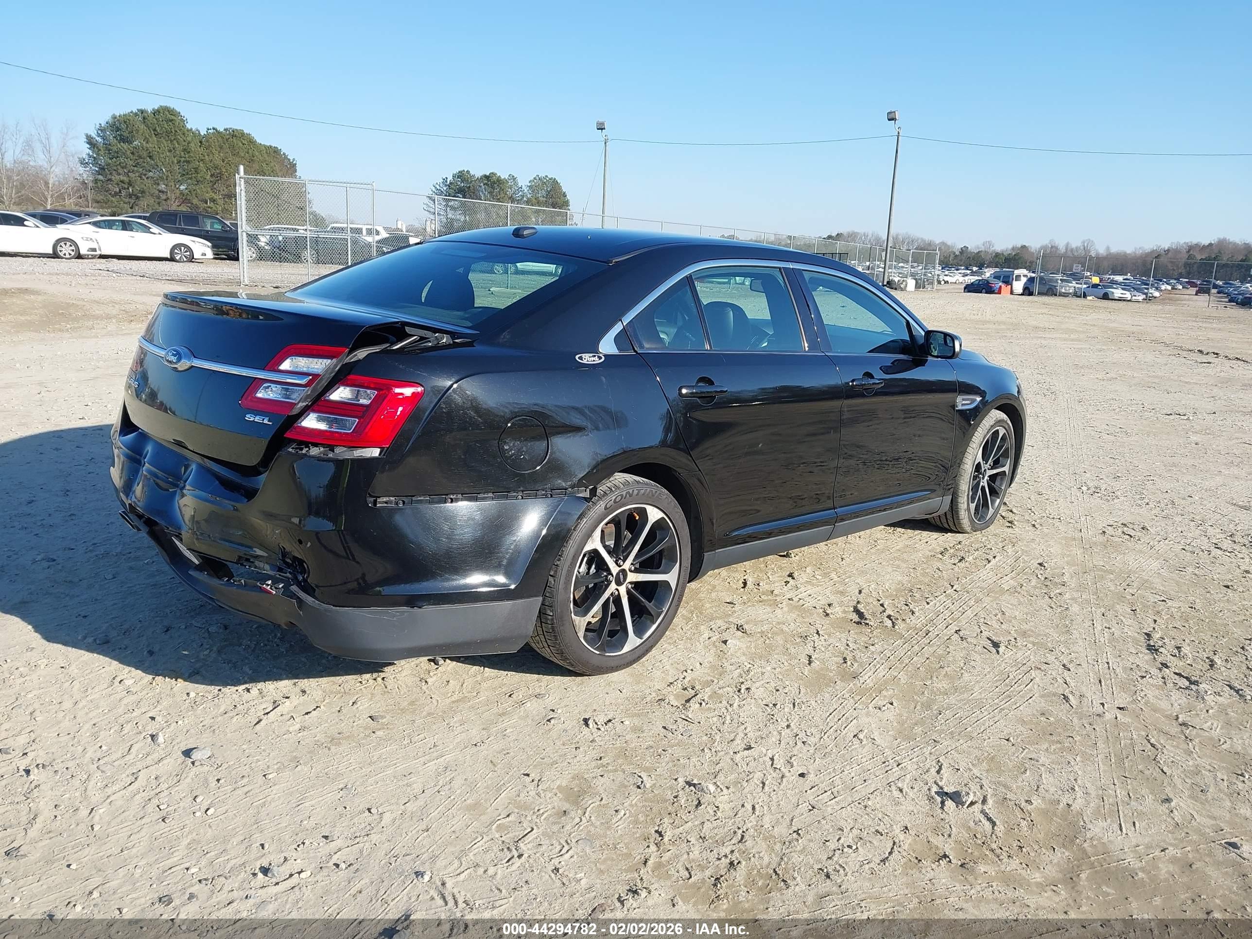 FORD TAURUS image 4