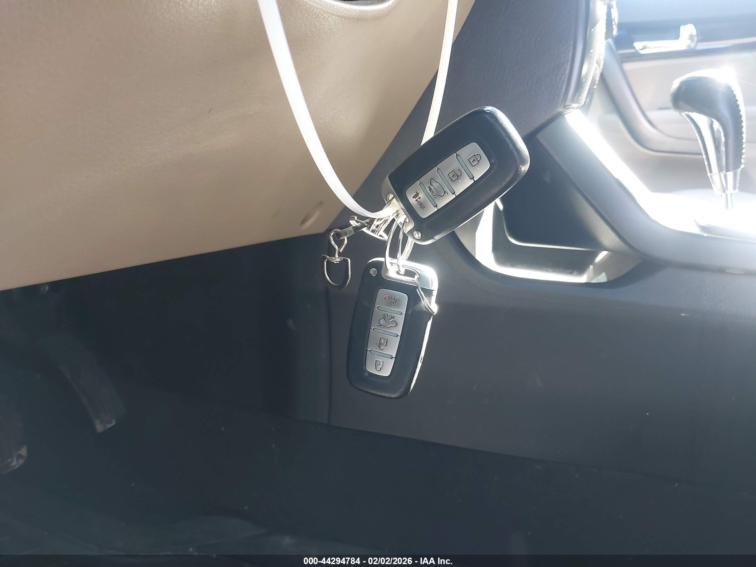 KIA SORENTO image 11