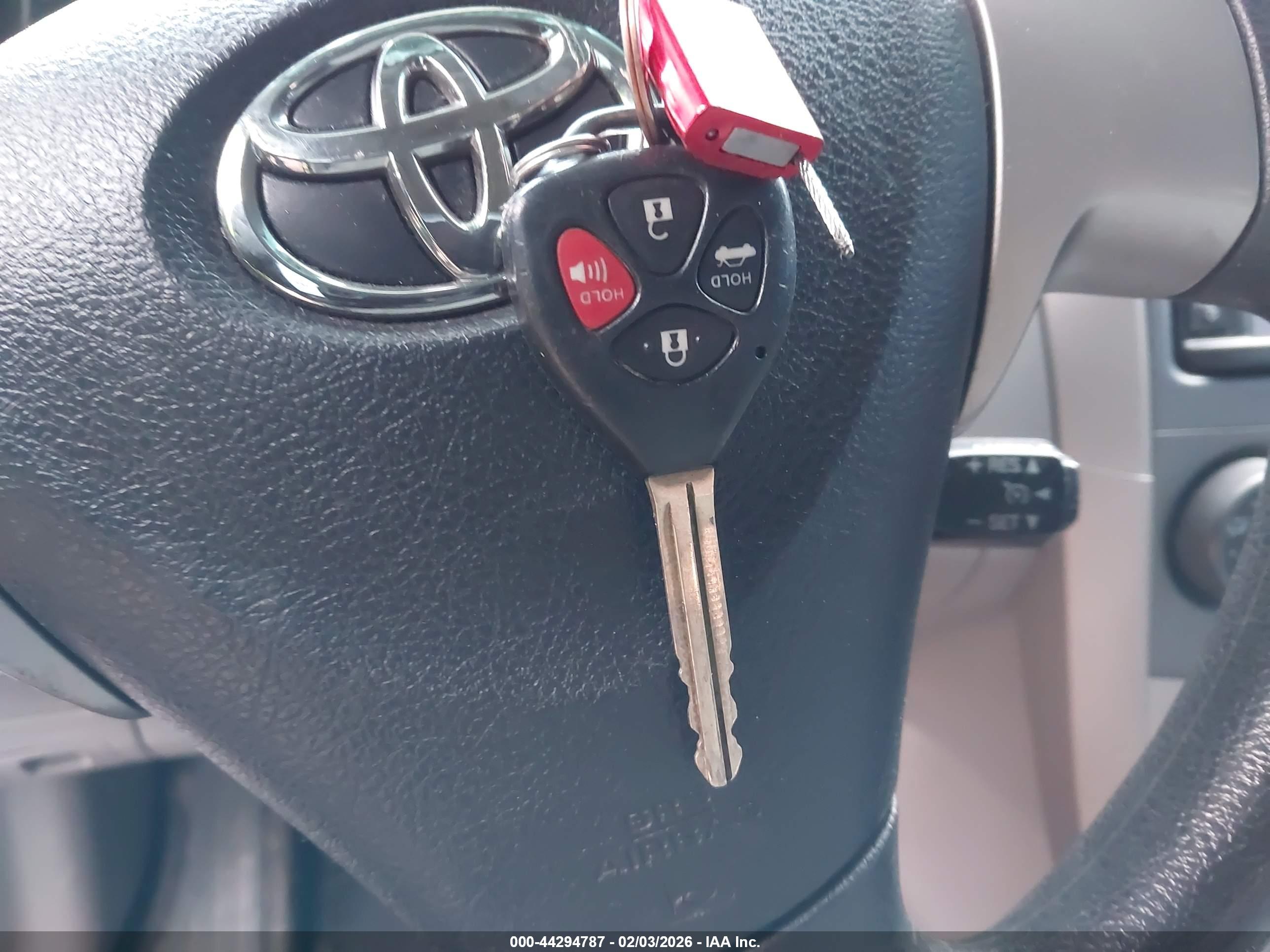 TOYOTA COROLLA image 11