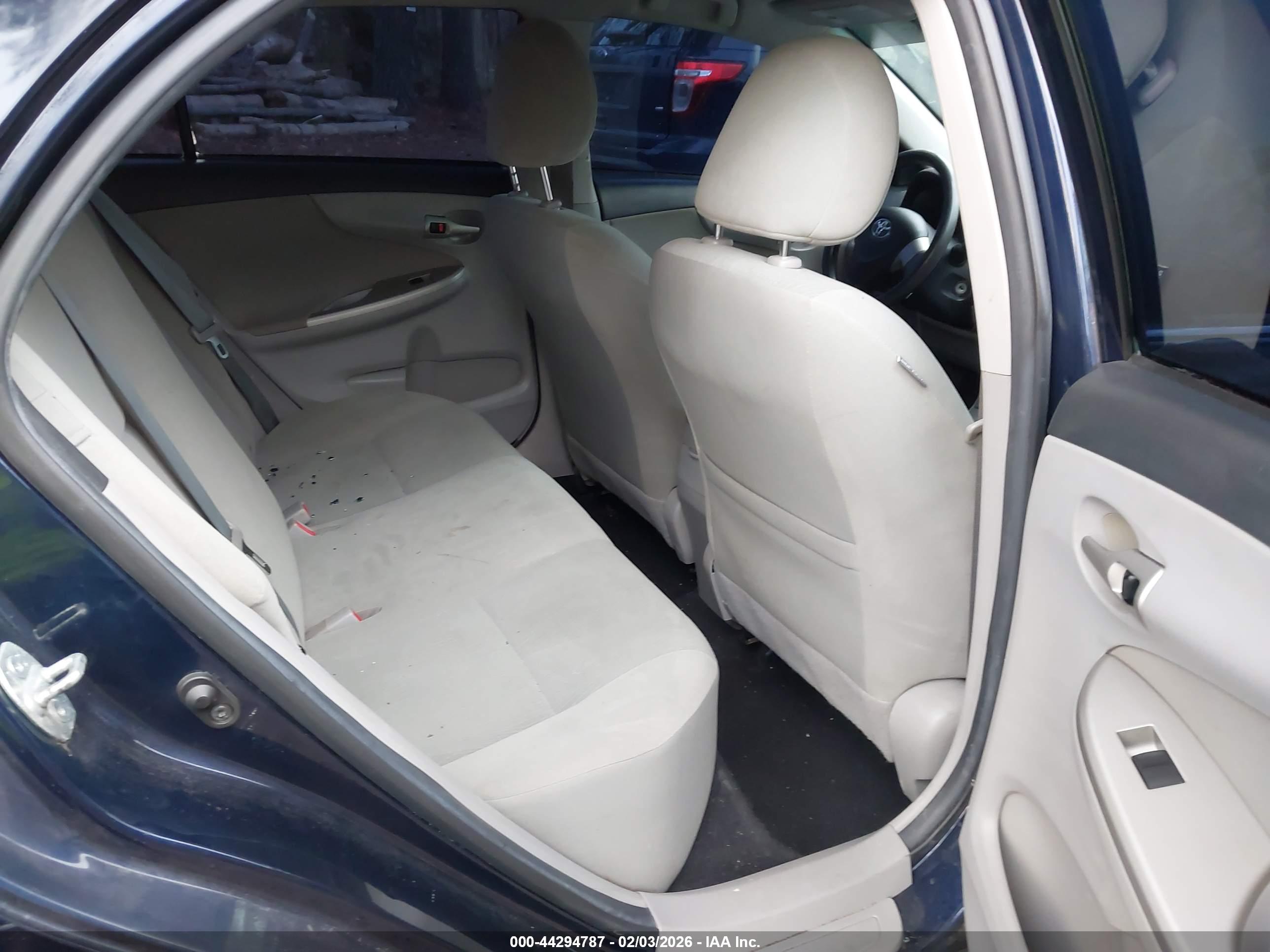 TOYOTA COROLLA image 8