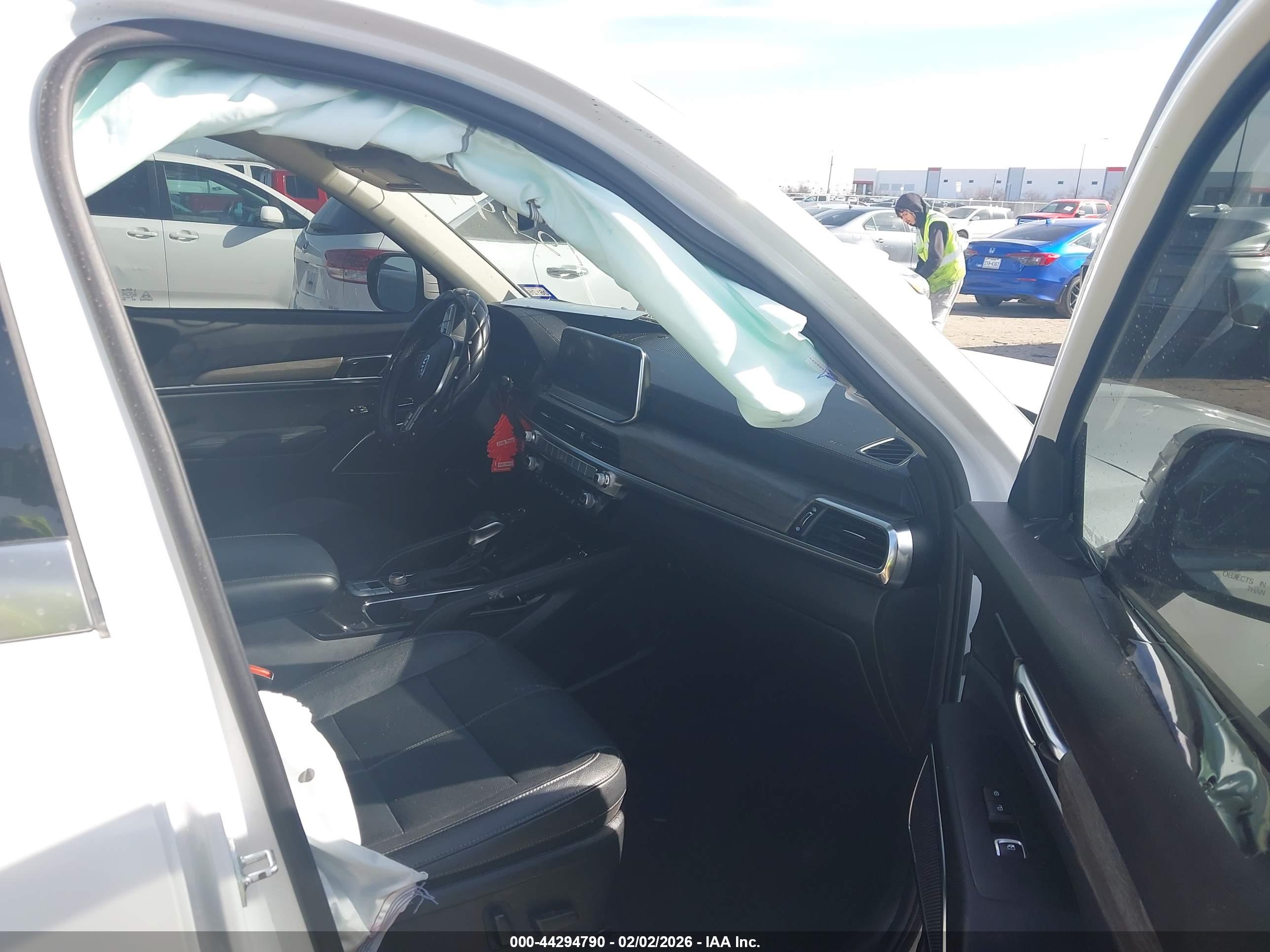 KIA TELLURIDE image 5