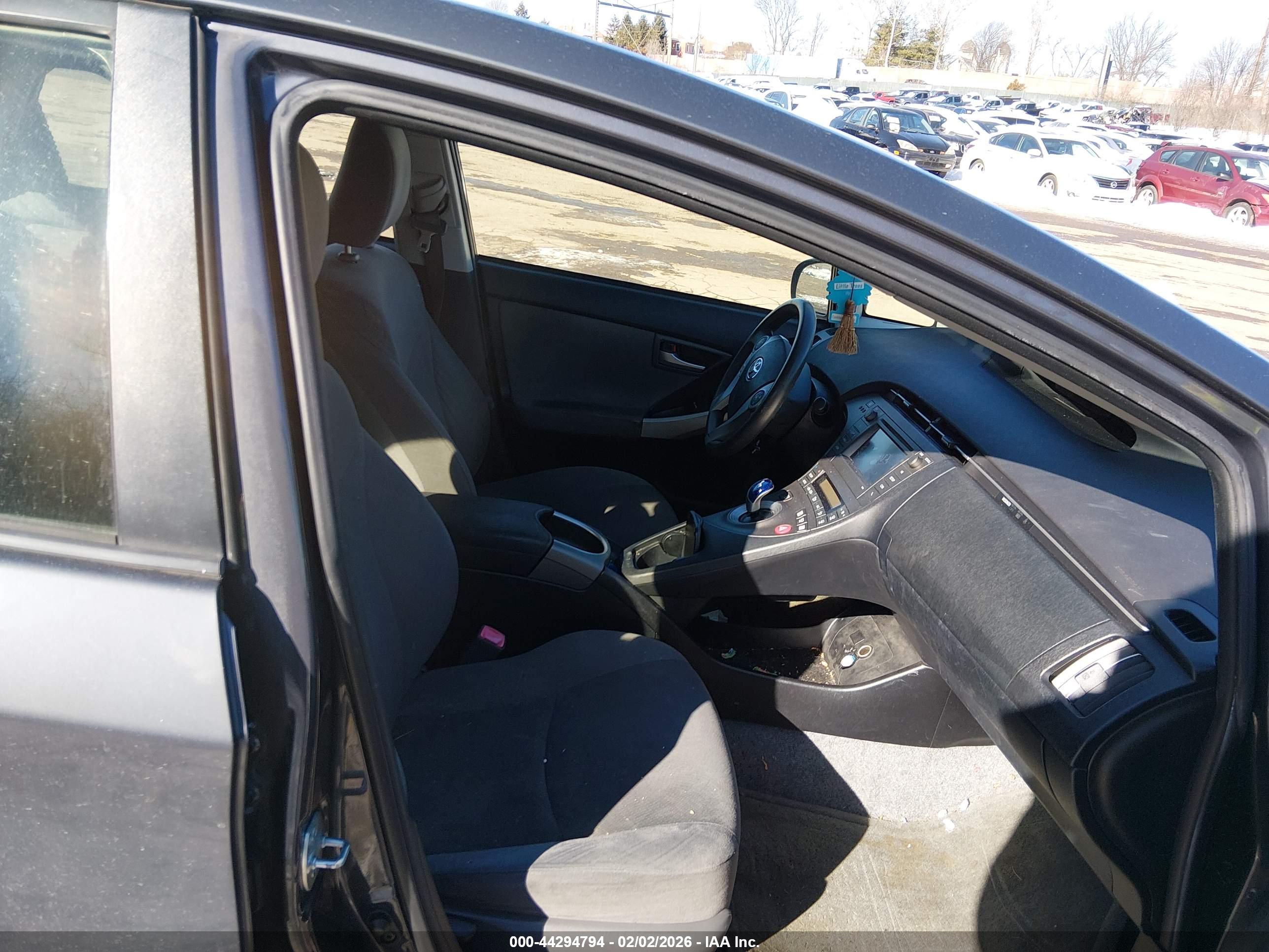 TOYOTA PRIUS image 5