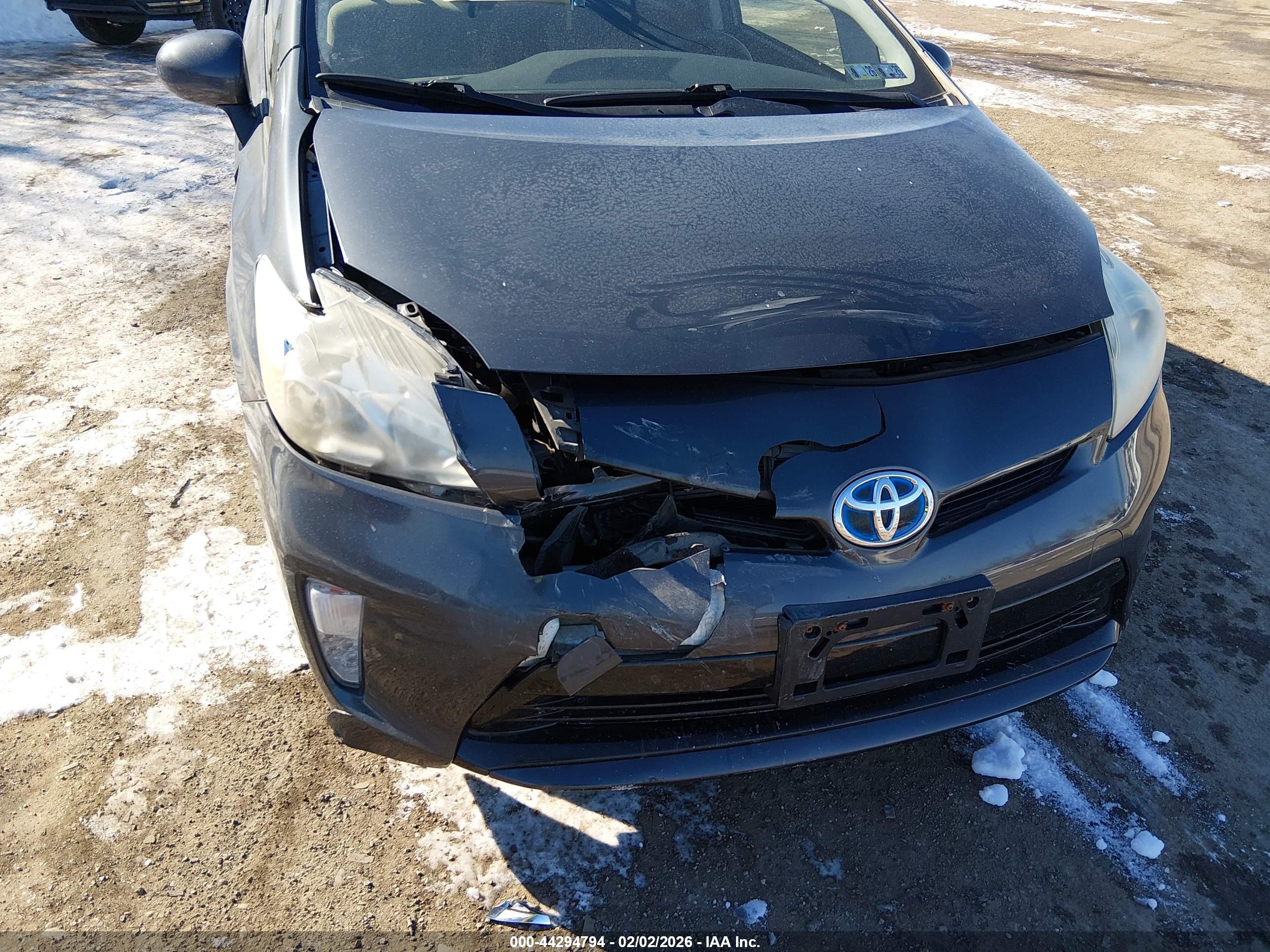 TOYOTA PRIUS image 6