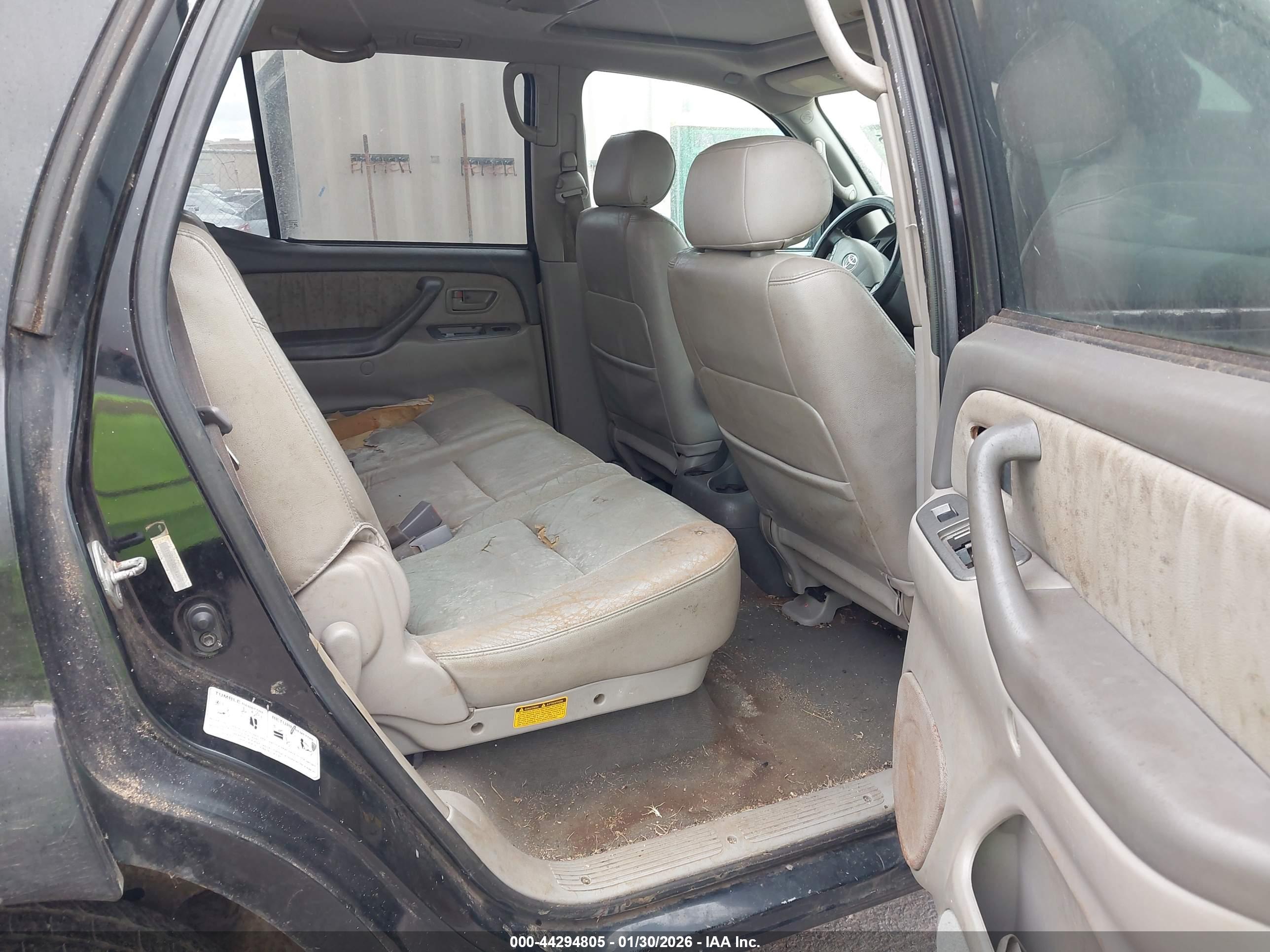 TOYOTA SEQUOIA image 8