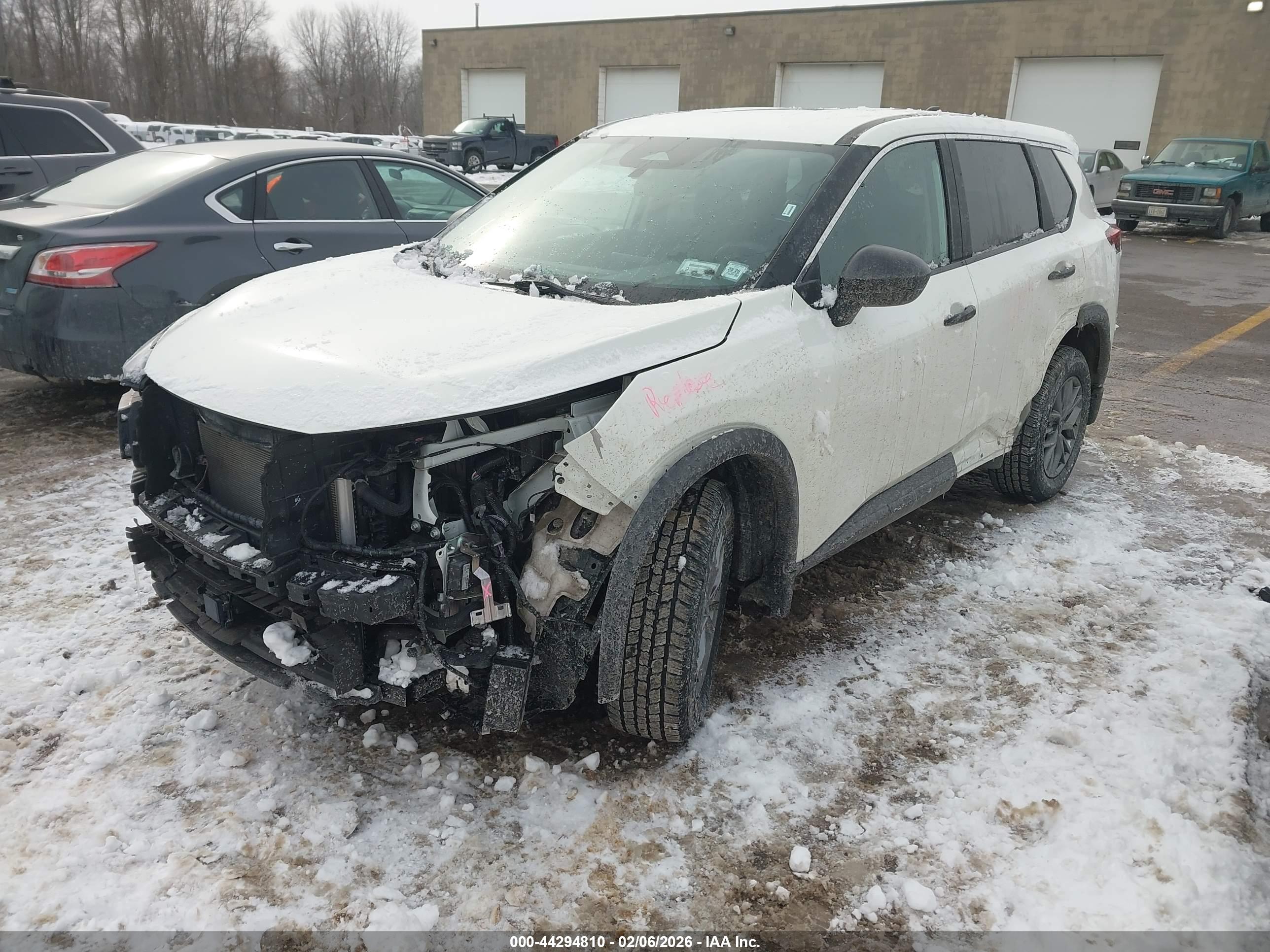 NISSAN ROGUE image 2