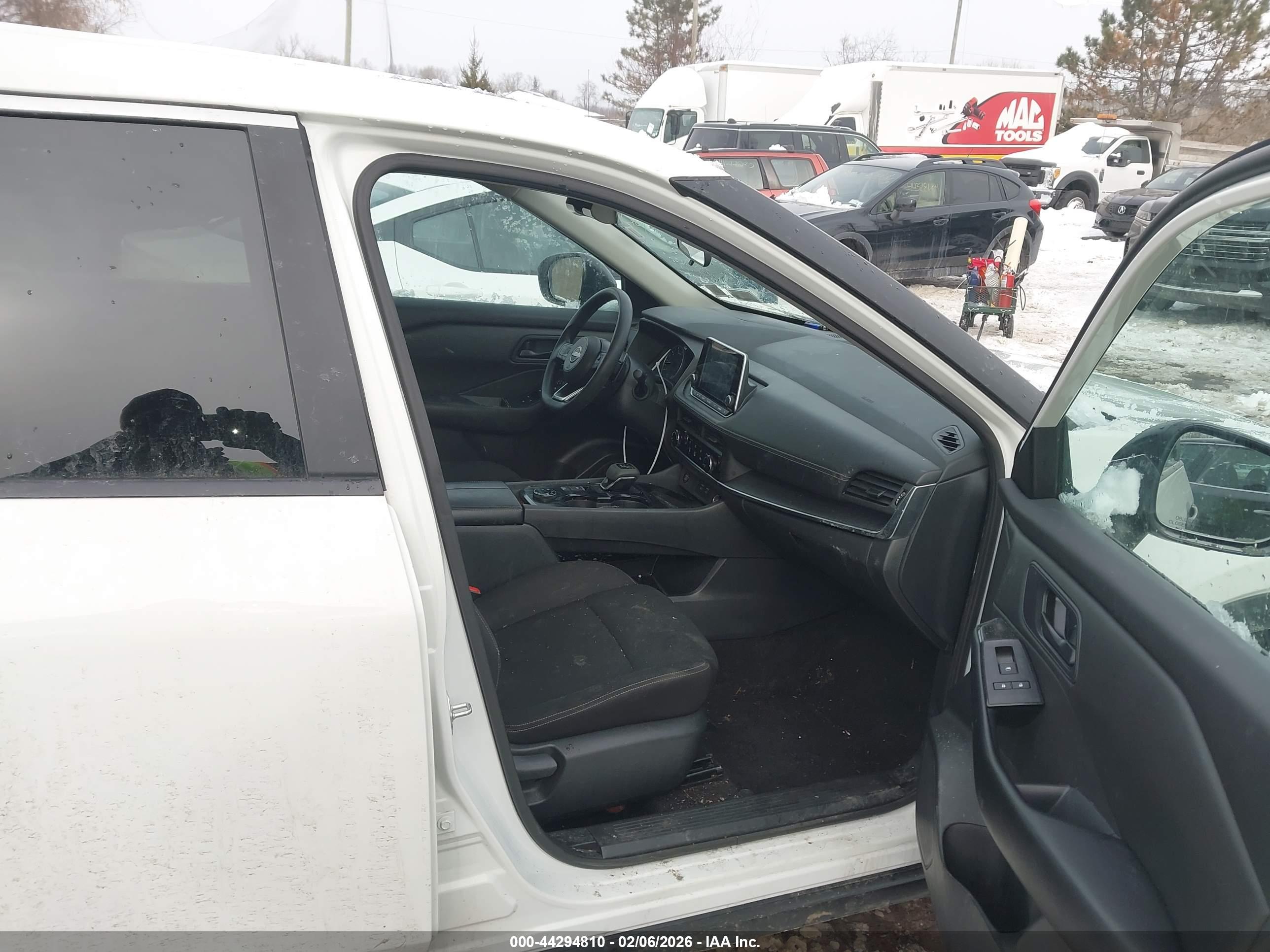 NISSAN ROGUE image 5